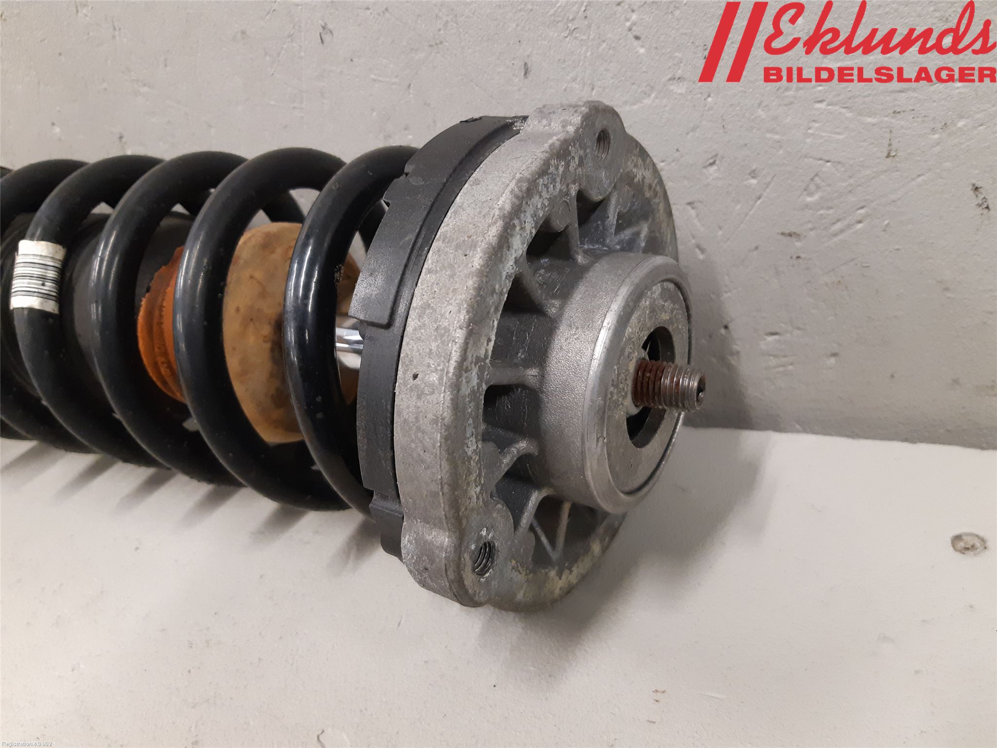 BMW 5 F10/F11/F18 09-17 Fjäderben Fram Vänster