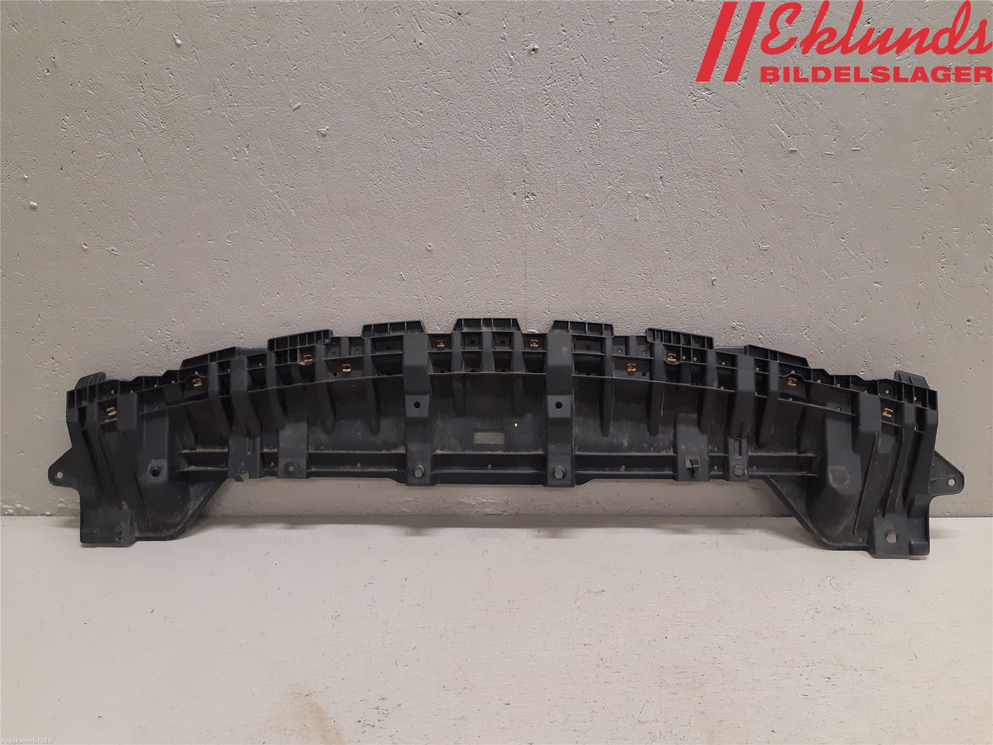 Toyota AURIS 13-19 Hasplåt Plåt-Plast