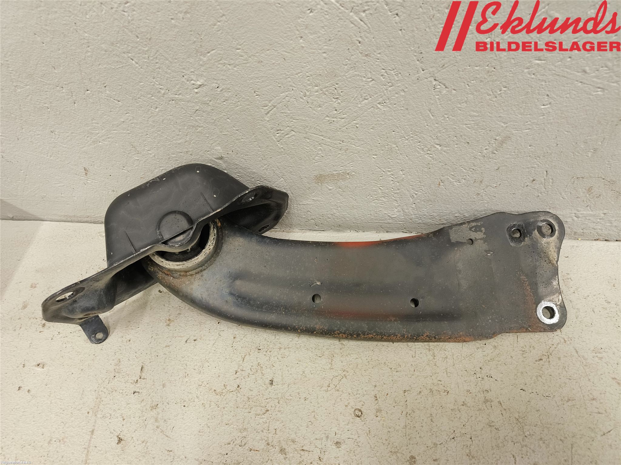 Volkswagen VW PASSAT 11-14 Bärarm Bak Vänster