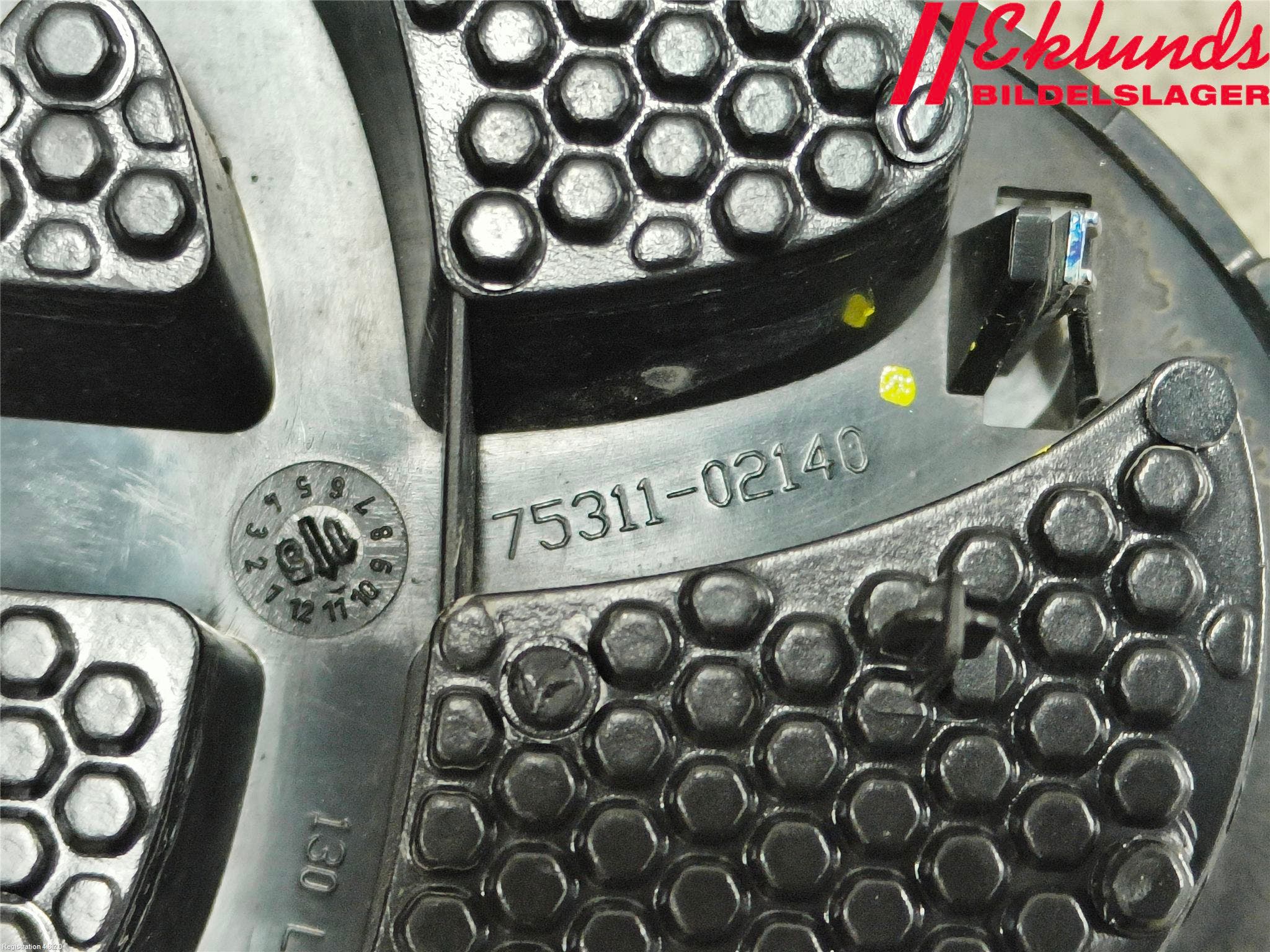 Toyota YARIS XP130 15-20 Emblem