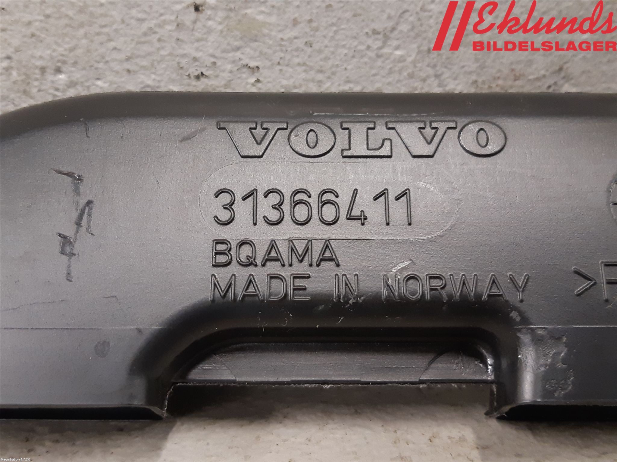 Volvo XC90/RECHARGE 16- Defrosterkanal-Munstycke