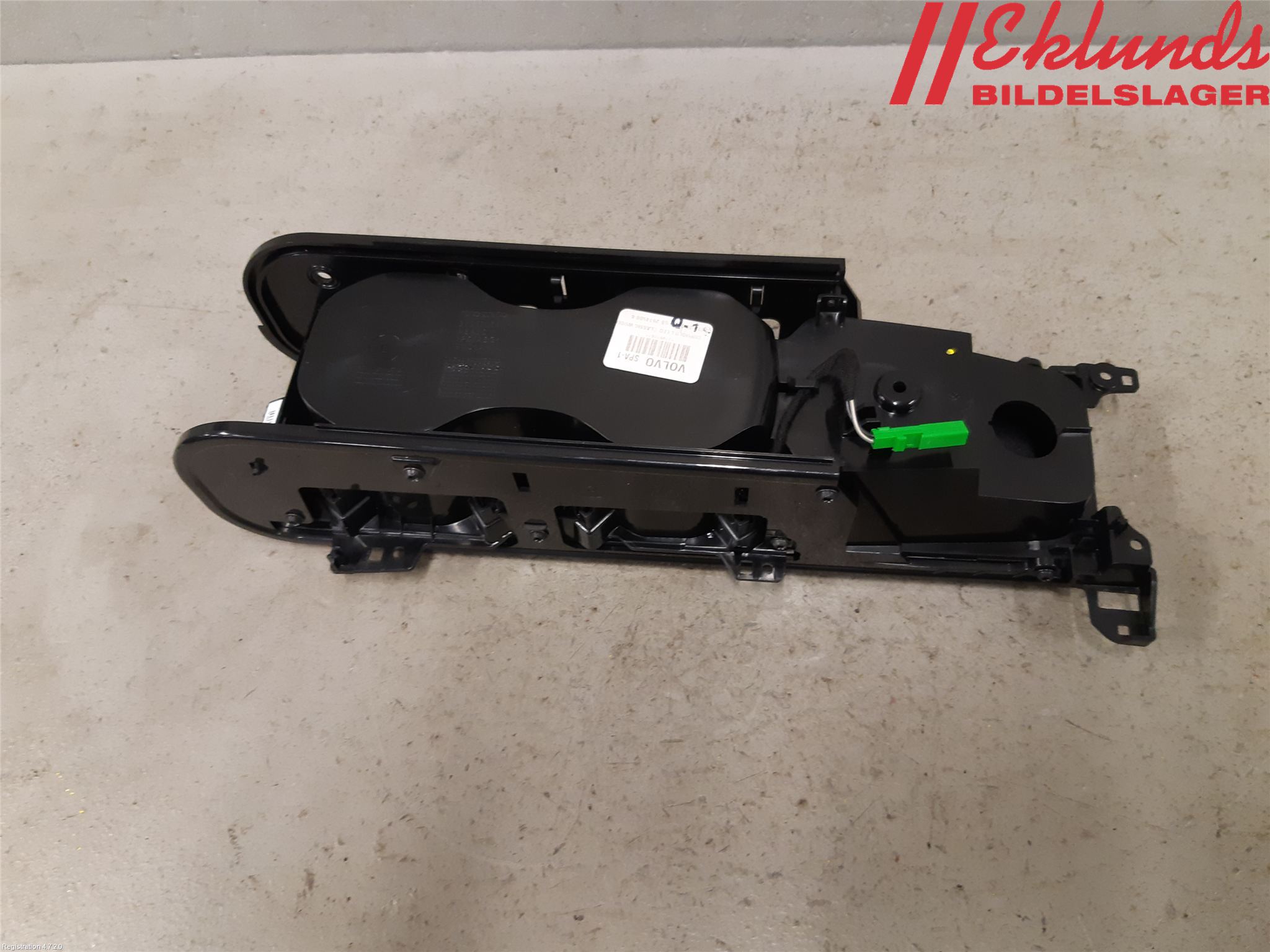 Volvo XC90/RECHARGE 16- Mugghållare