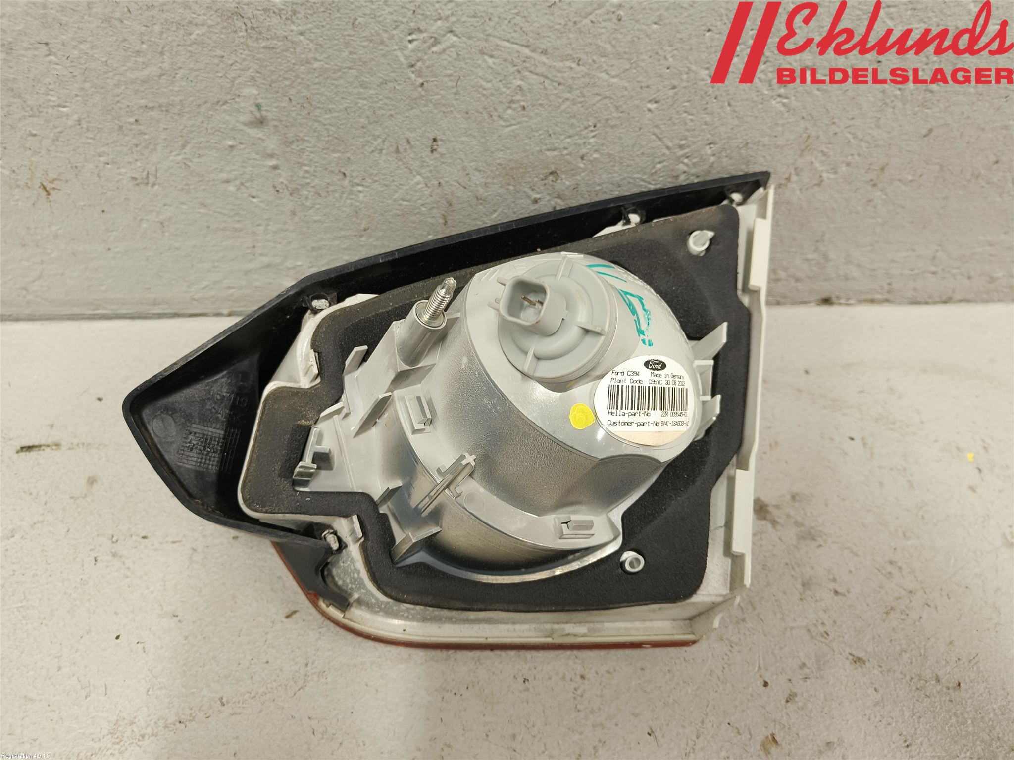 Ford KUGA 08-12 Bakljus Lucka Vä