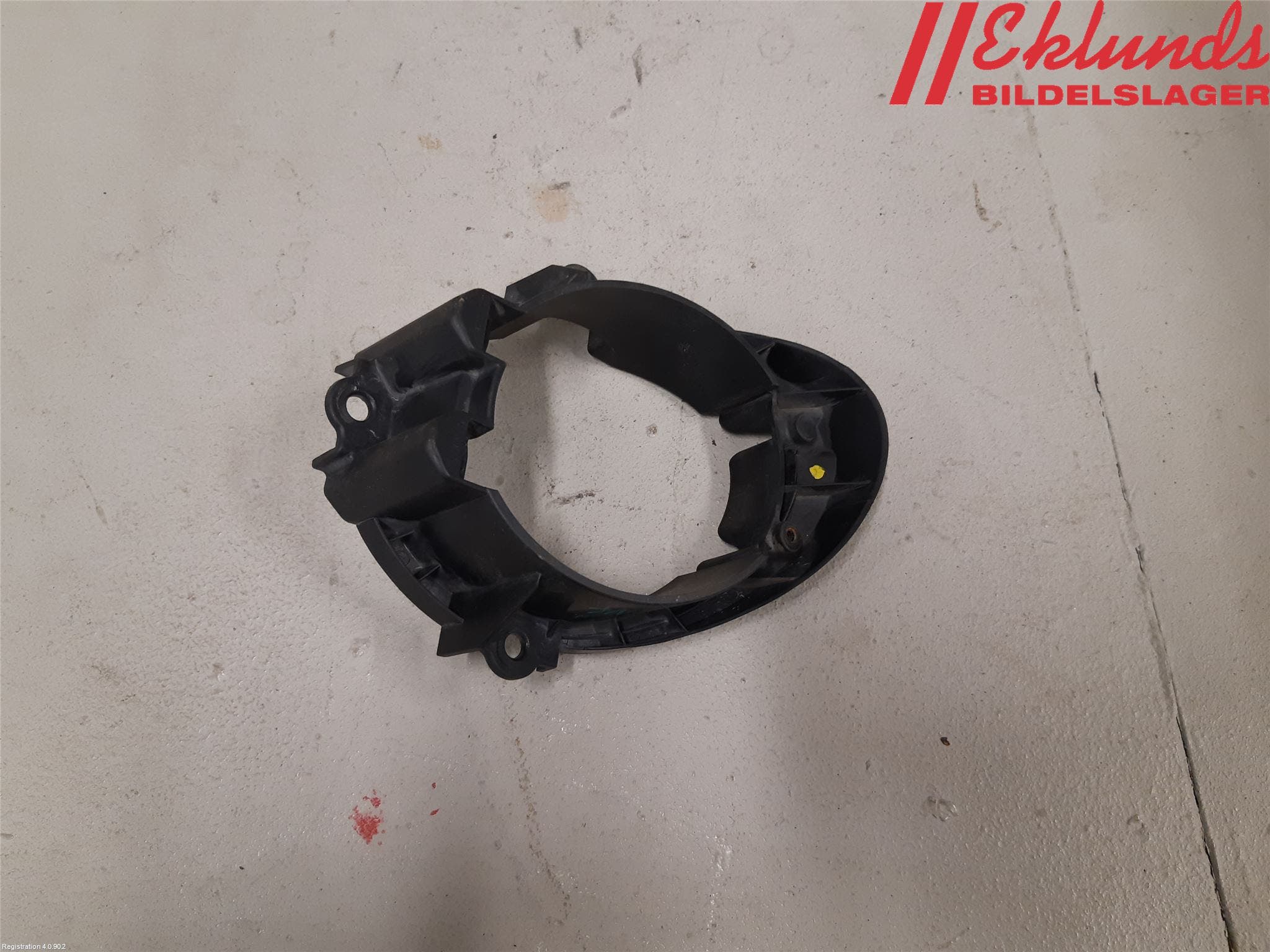 Toyota AVENSIS 09-15 Dimljussarg Fram