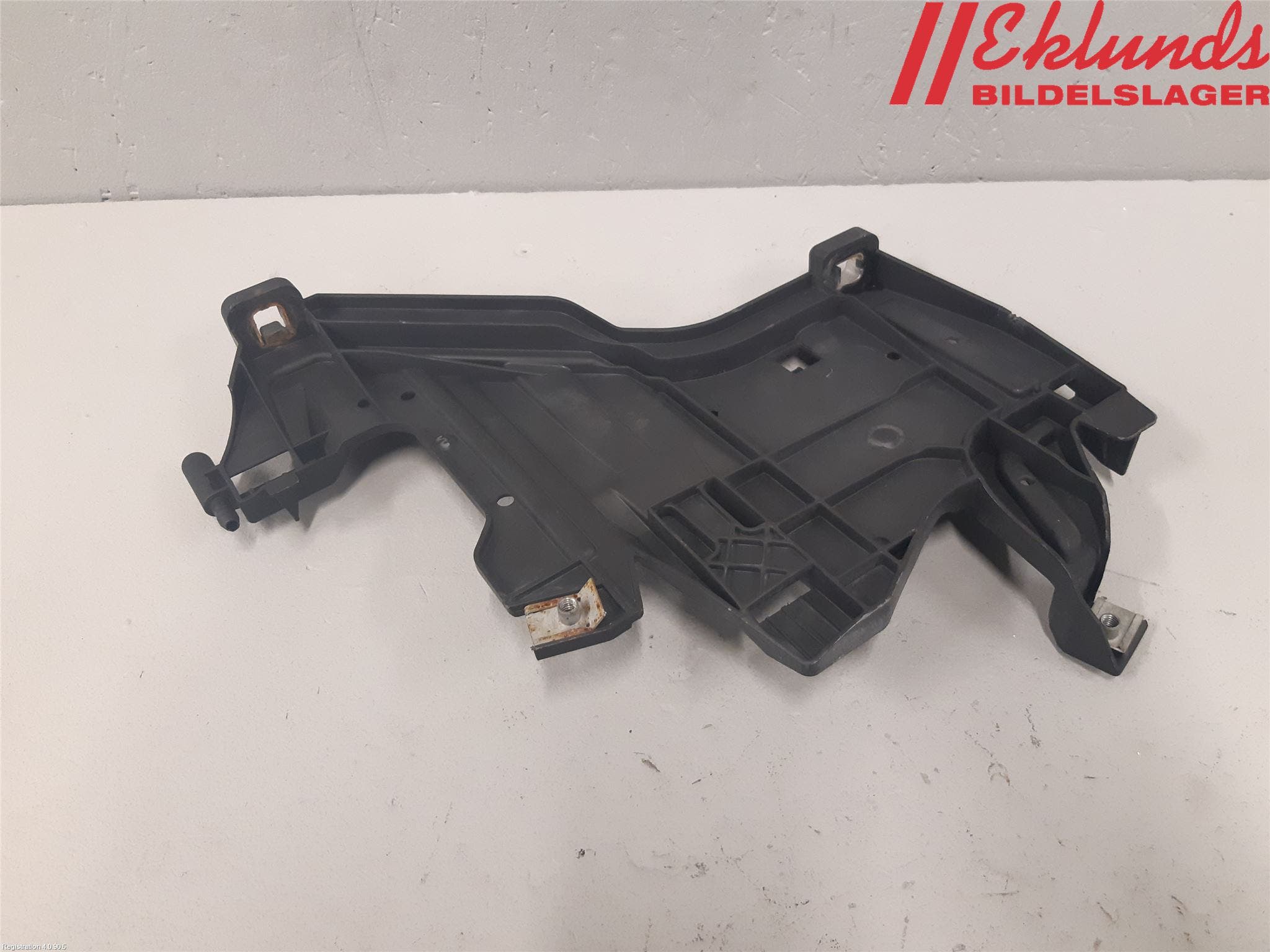 Audi A4/S4 08-11 Strålkast Fästsarg