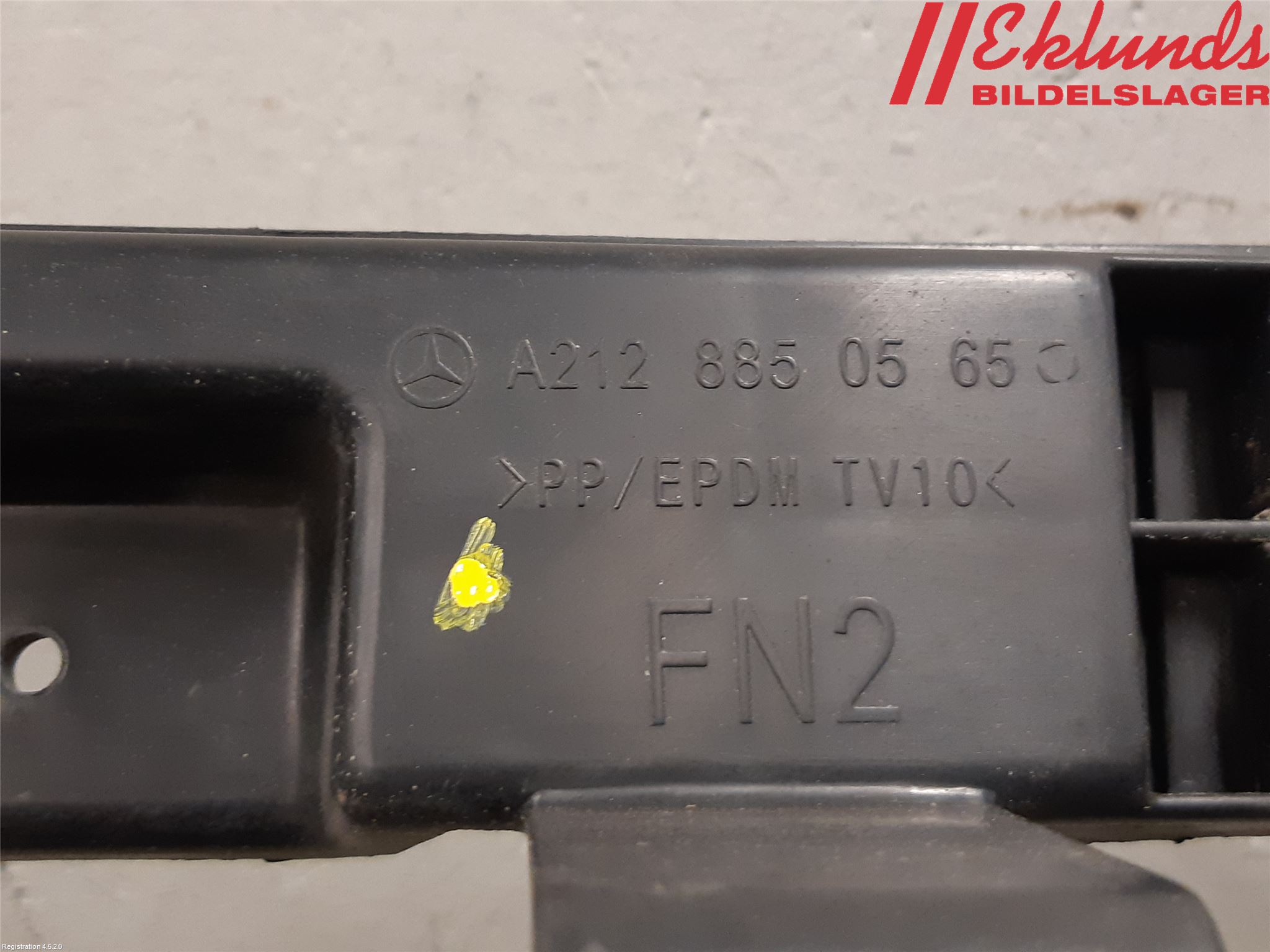 Mercedes-Benz MB E-KLASS (W212) 09-16 Stötfångardel Bak Mitt