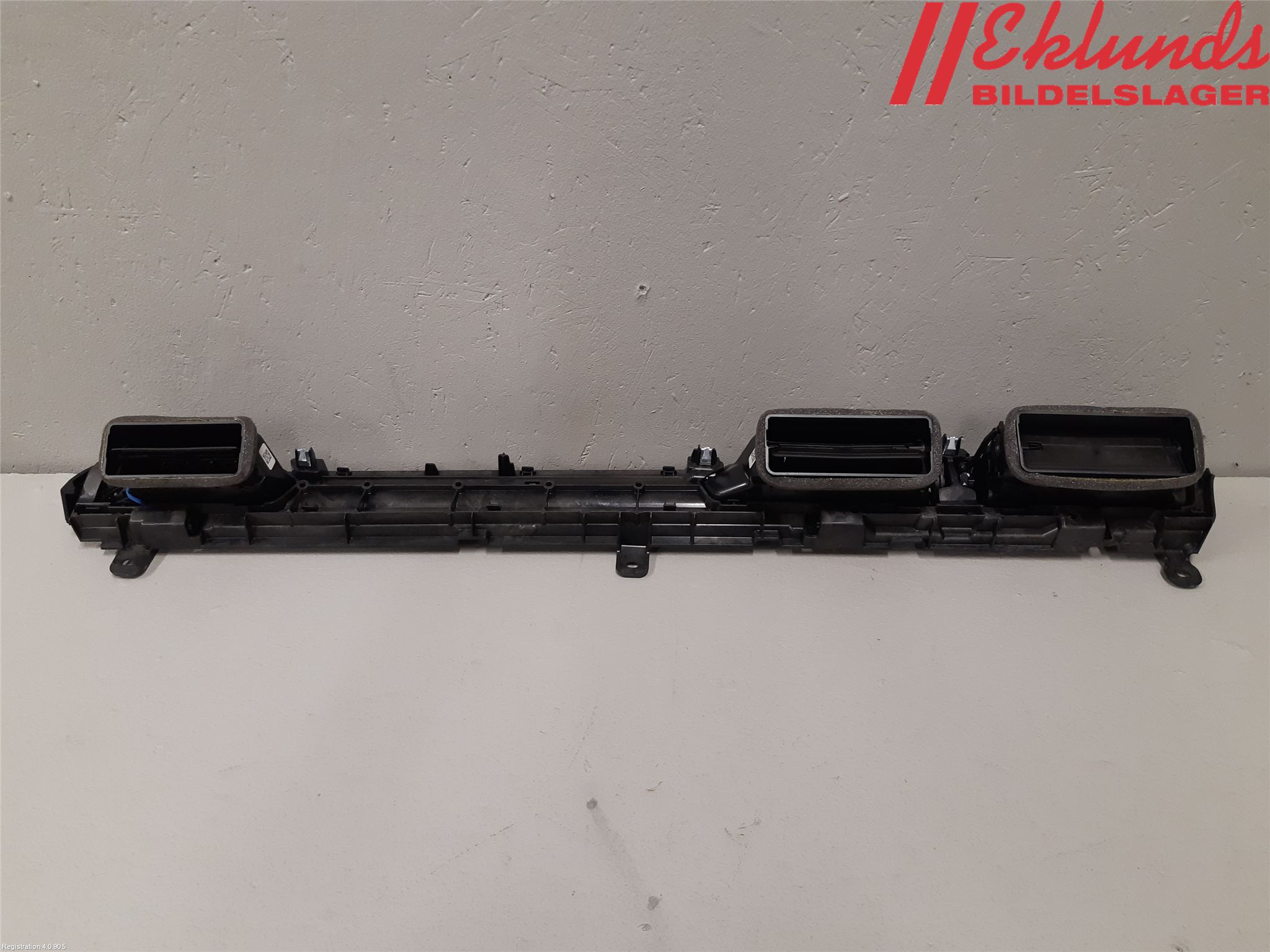 Audi A6 F2/C8 19- Defrosterkanal-Munstycke