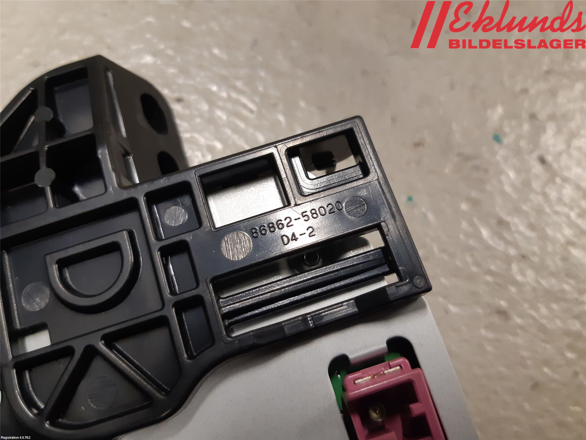 Lexus UX/300e 19- Antenn