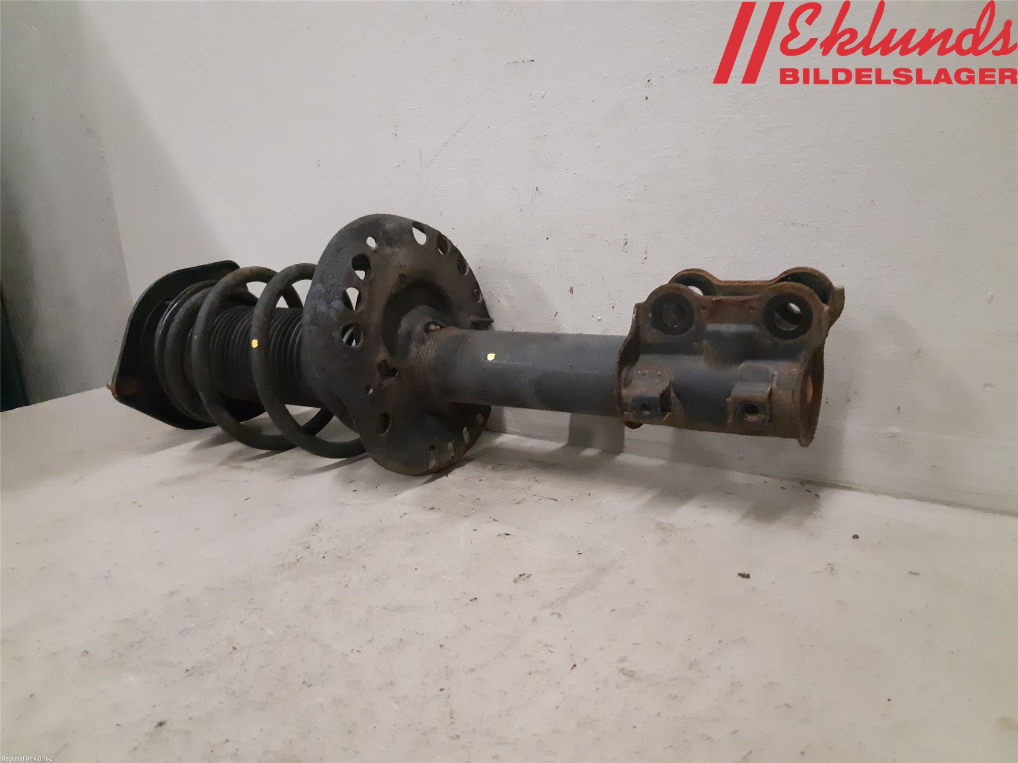 Hyundai VELOSTER 12-17 Fjäderben Fram Höger