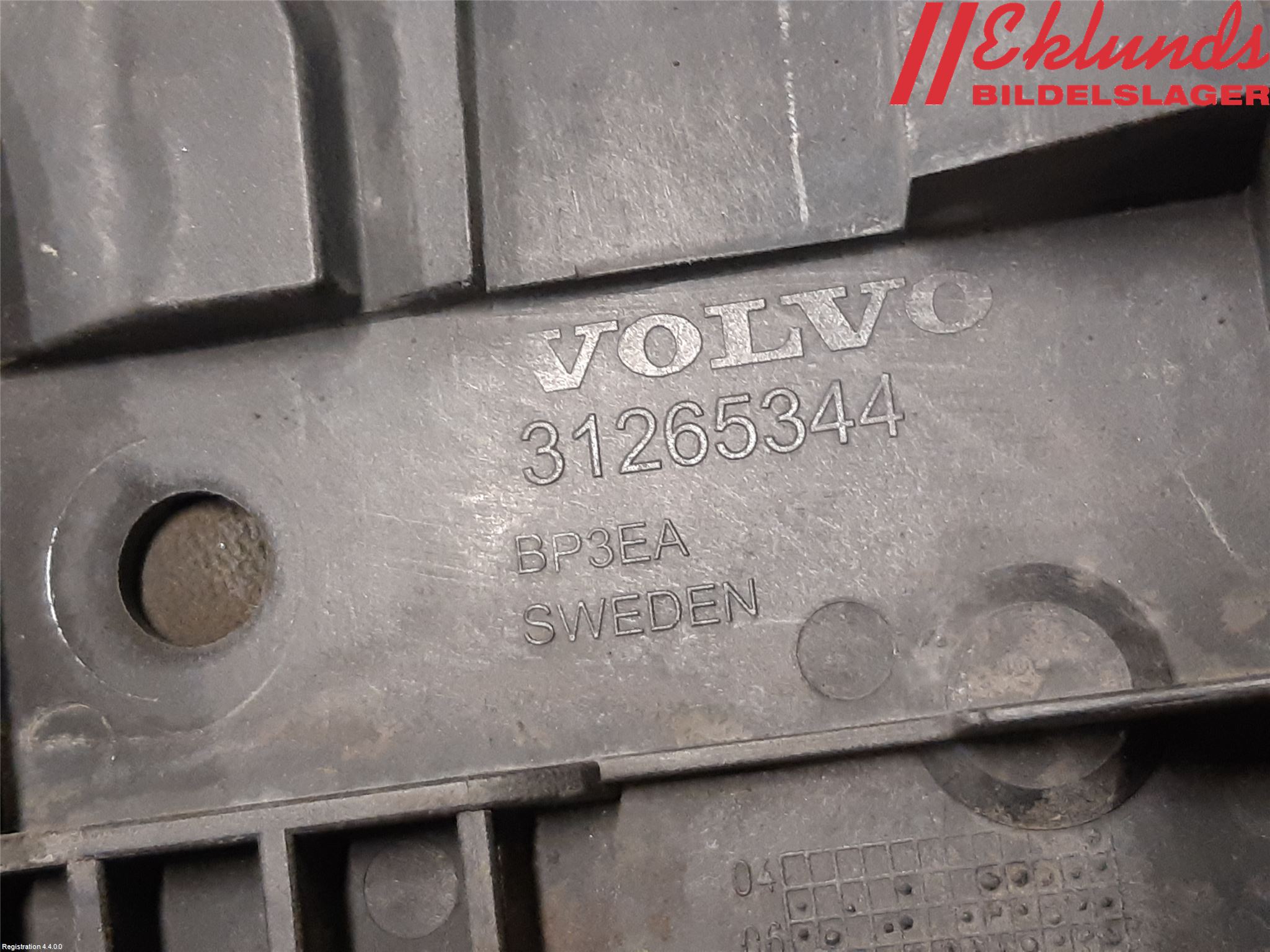 Volvo V70 08-13 Stötfångarfäste Fram Vä