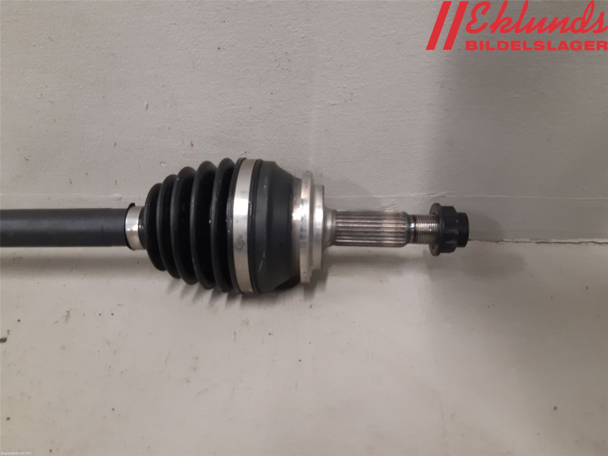 Lexus UX/300e 19- Drivaxel Fram Höger