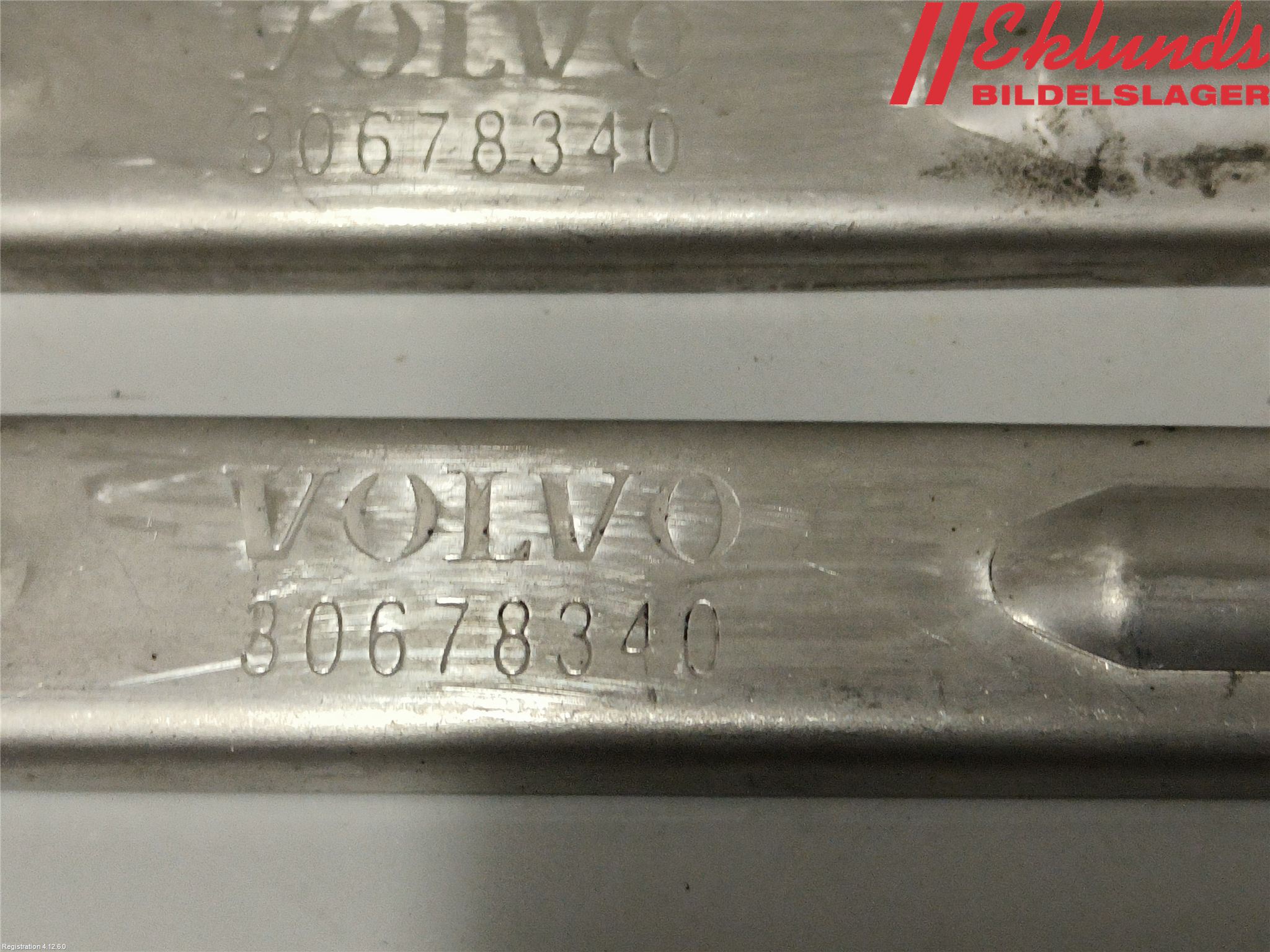 Volvo V70 08-13 Strålkastarsarg Vänster