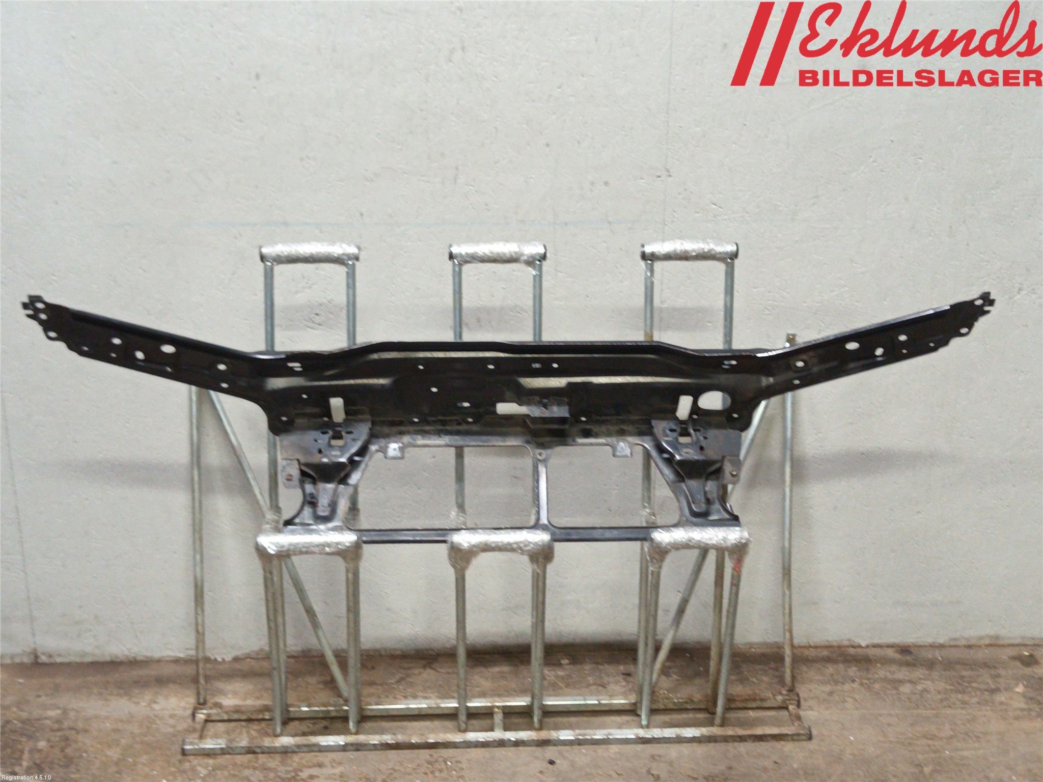 Volvo S60 01-04 Front Huvlåsplåt-Balk