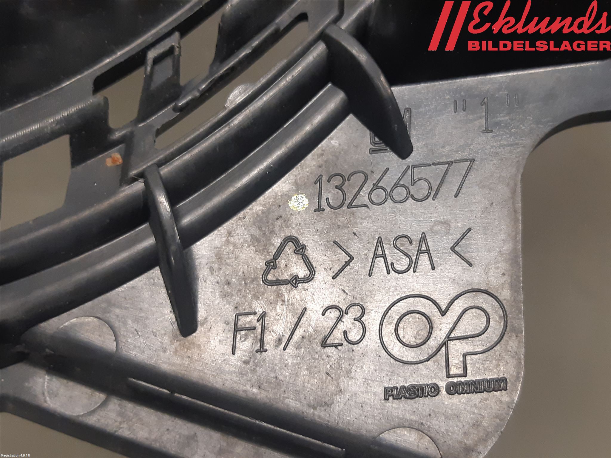 Opel ASTRA J 10-15 Grill Komp