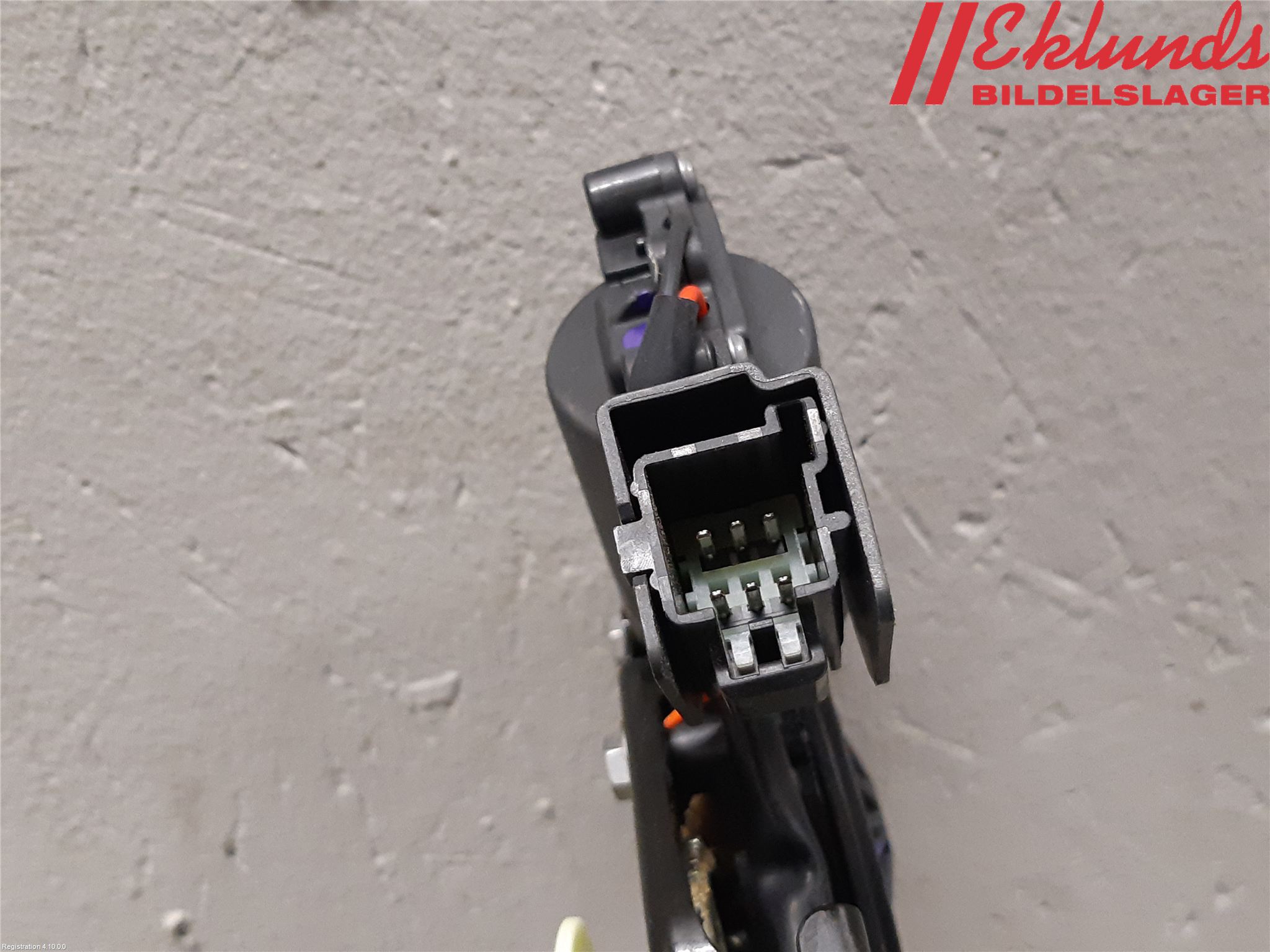 Tesla MODEL 3 17- Låskista Baklucka