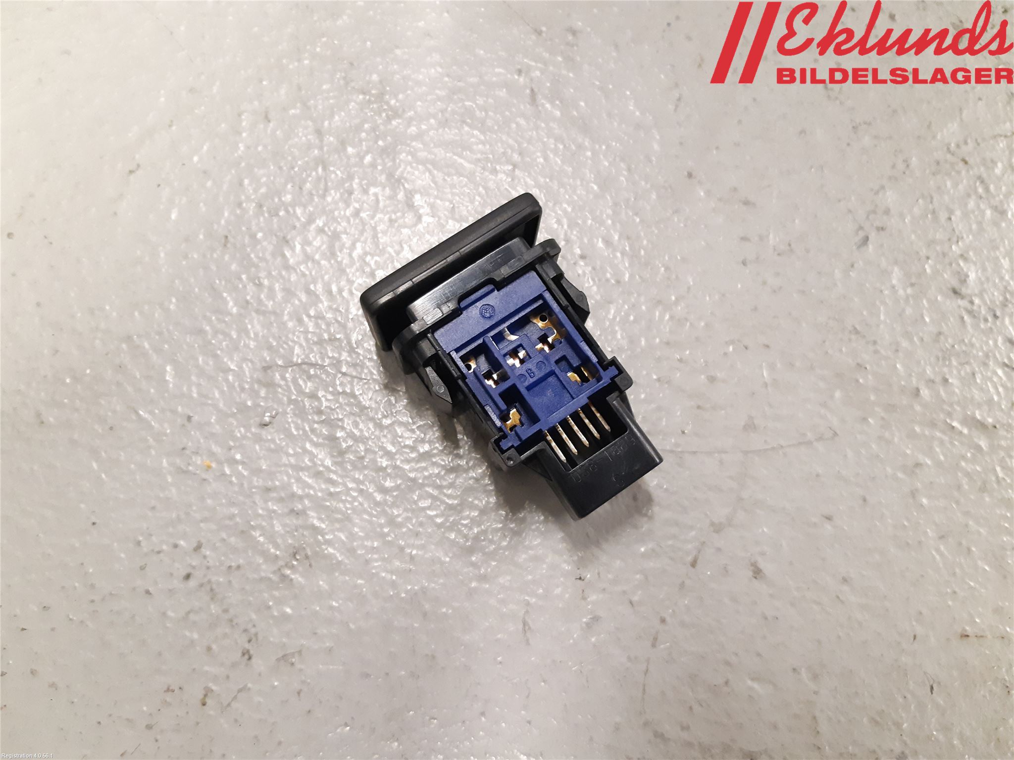 Toyota RAV4 13-18 Strömställare Övrigt