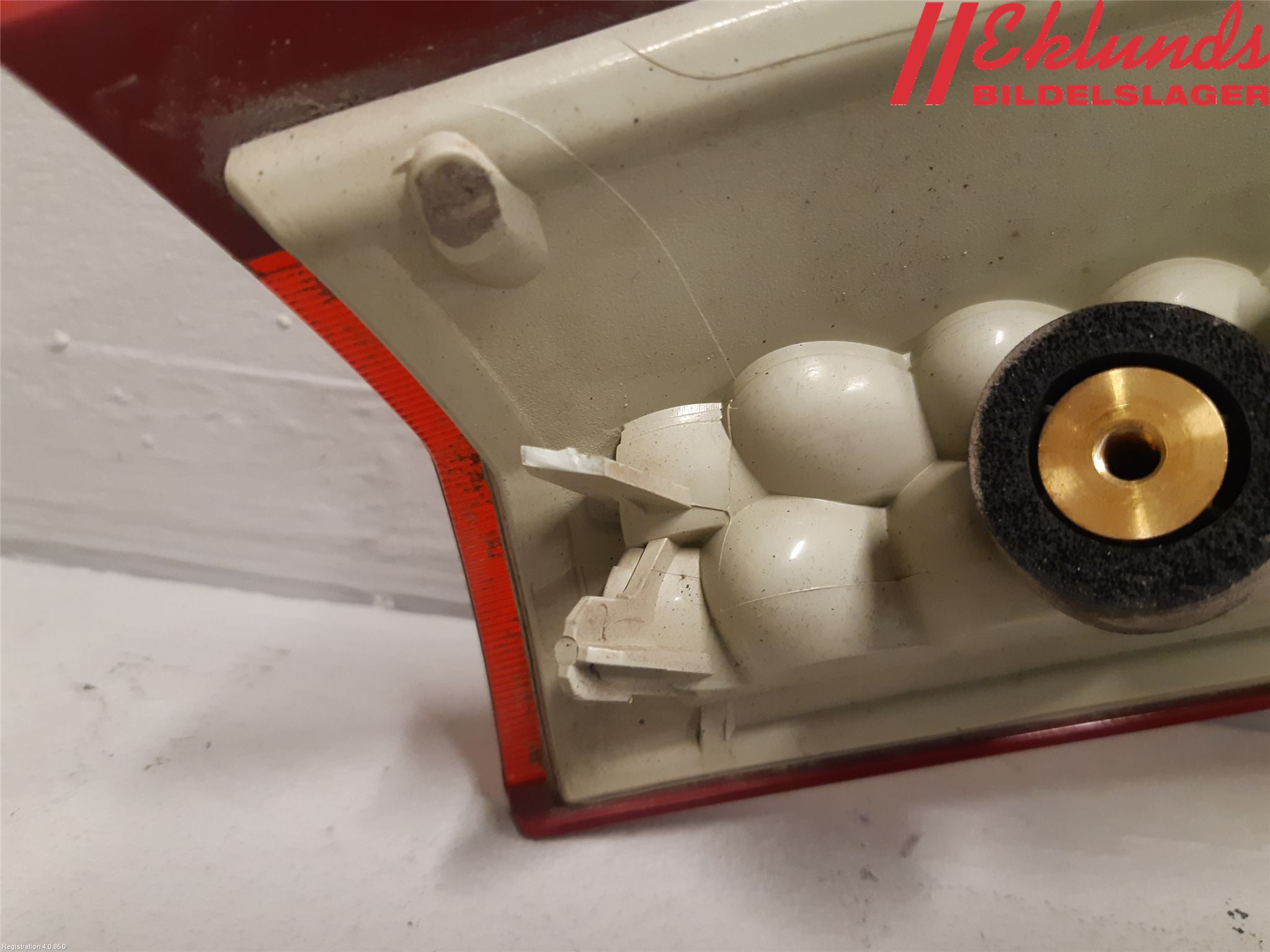 Volvo XC70 08-13 Bakljus Lucka Vä