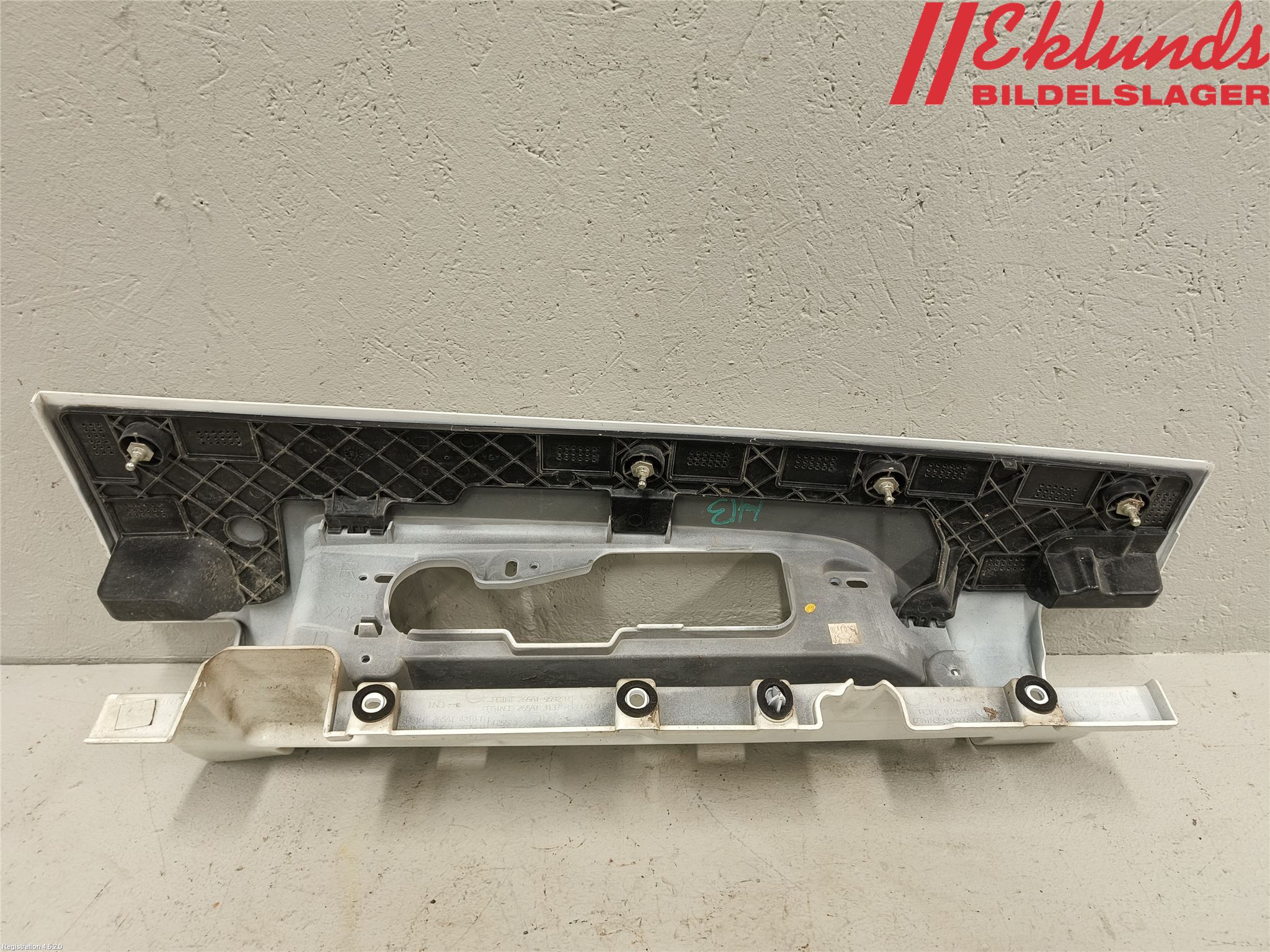 Nissan NV300 16-22 Bakljussarg