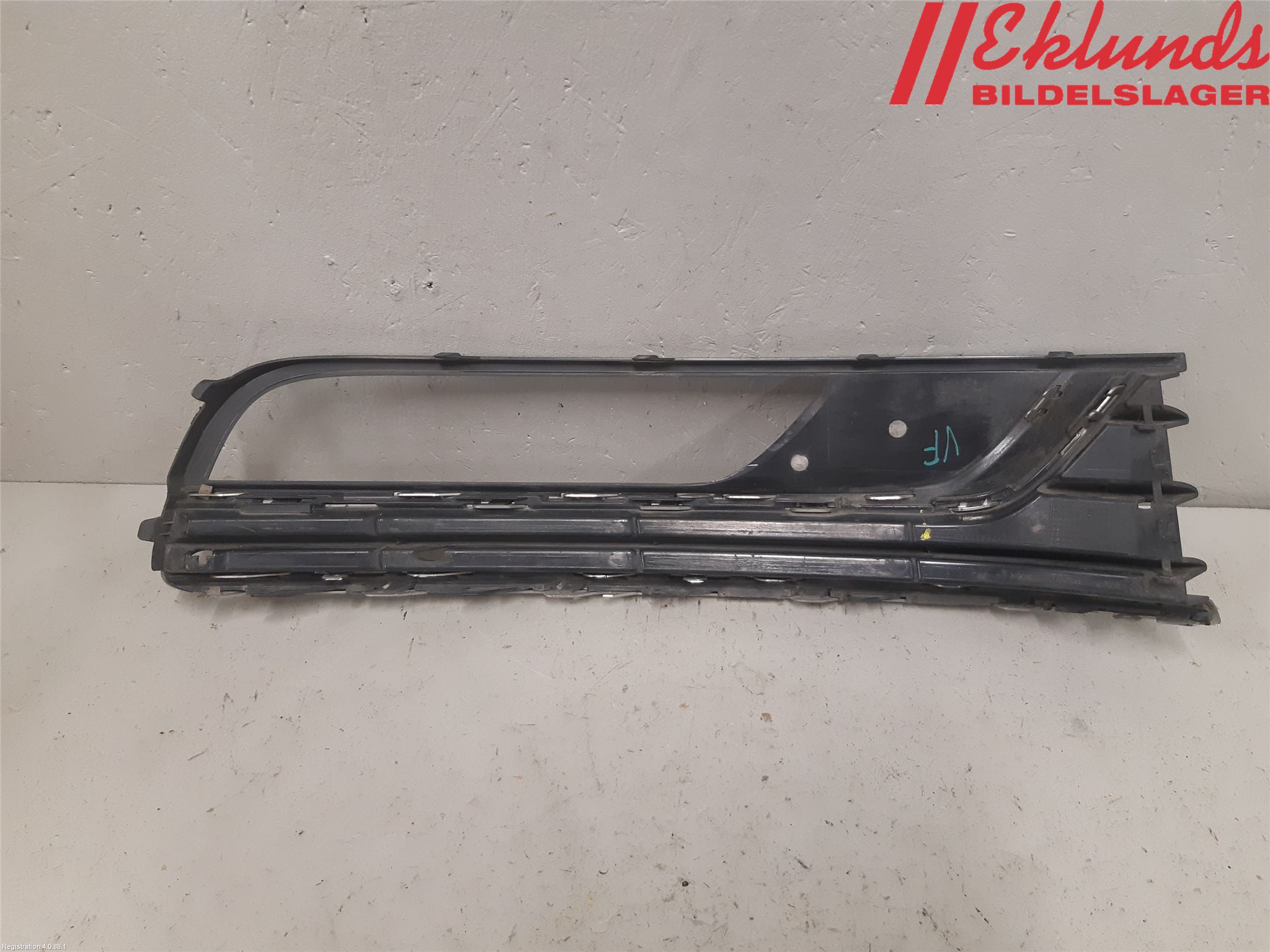 Volkswagen VW PASSAT 11-14 Dimljussarg Fram