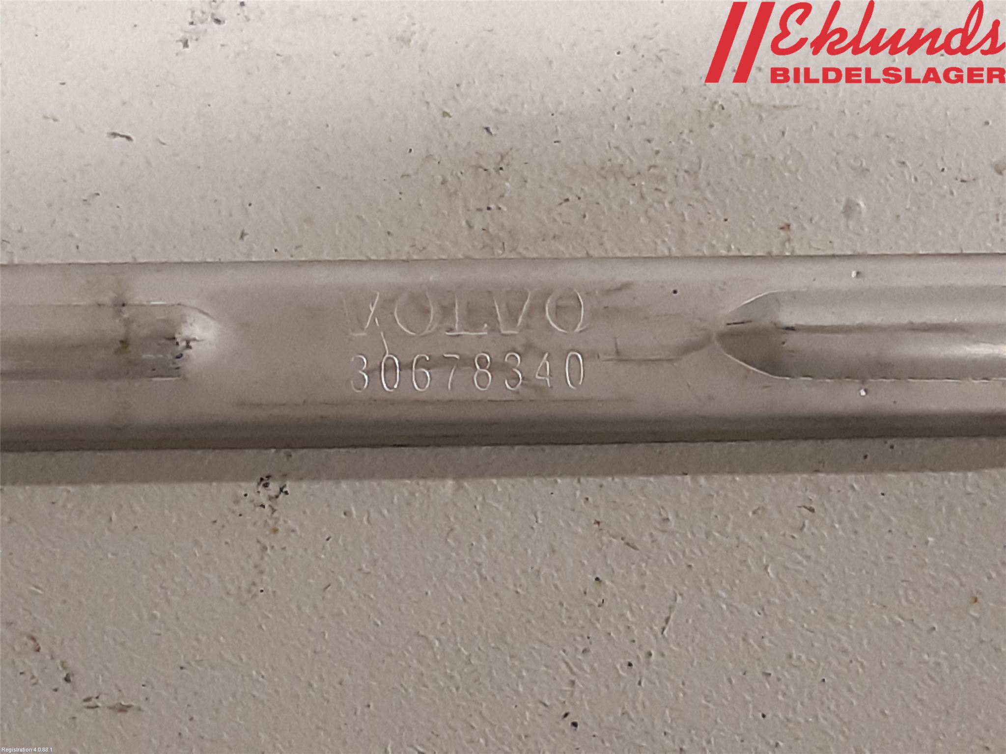 Volvo V70 08-13 Strålkast Fästsarg