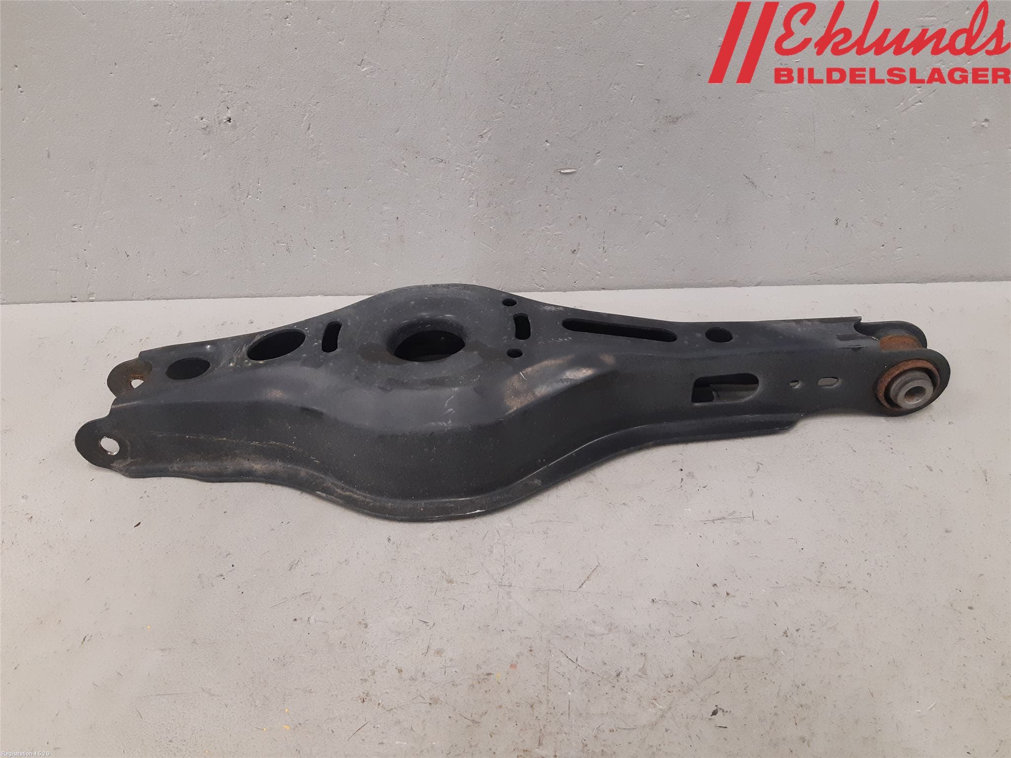 Toyota C-HR 16-23 Bärarm Bak Höger