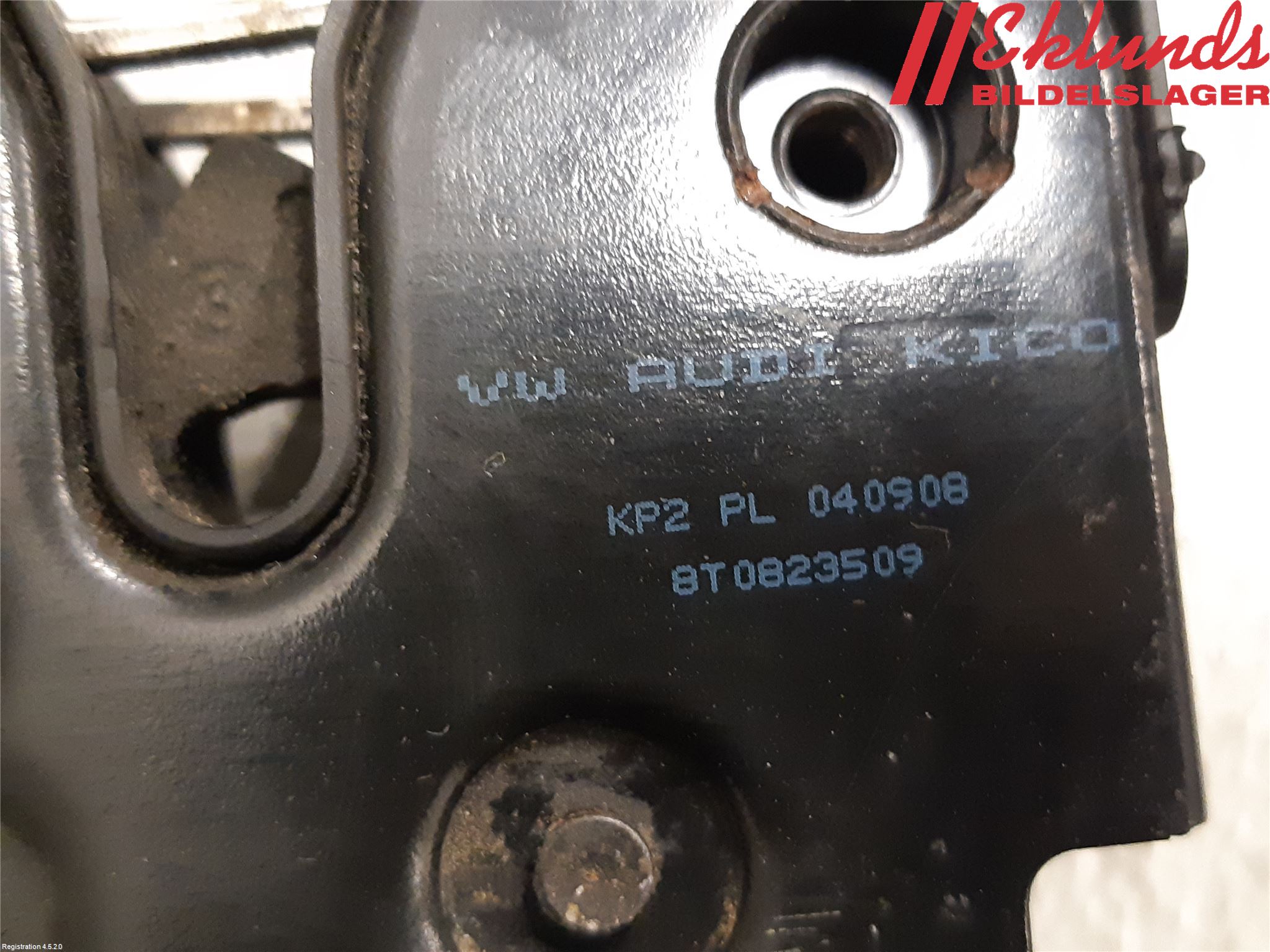 Audi A4/S4 08-11 Huvlås