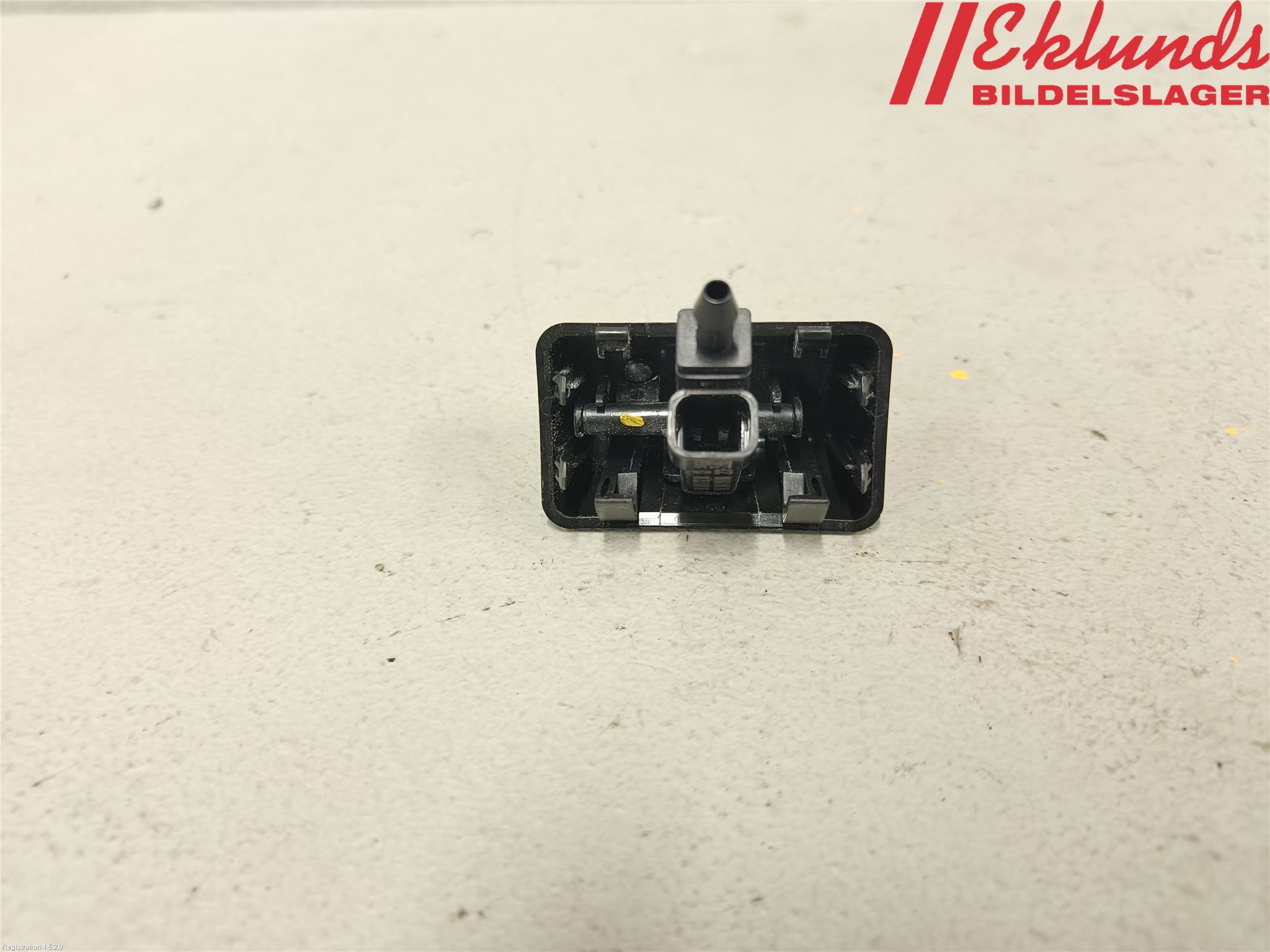 Peugeot 2008/E-2008 20- Spolarmunstycke Rutor