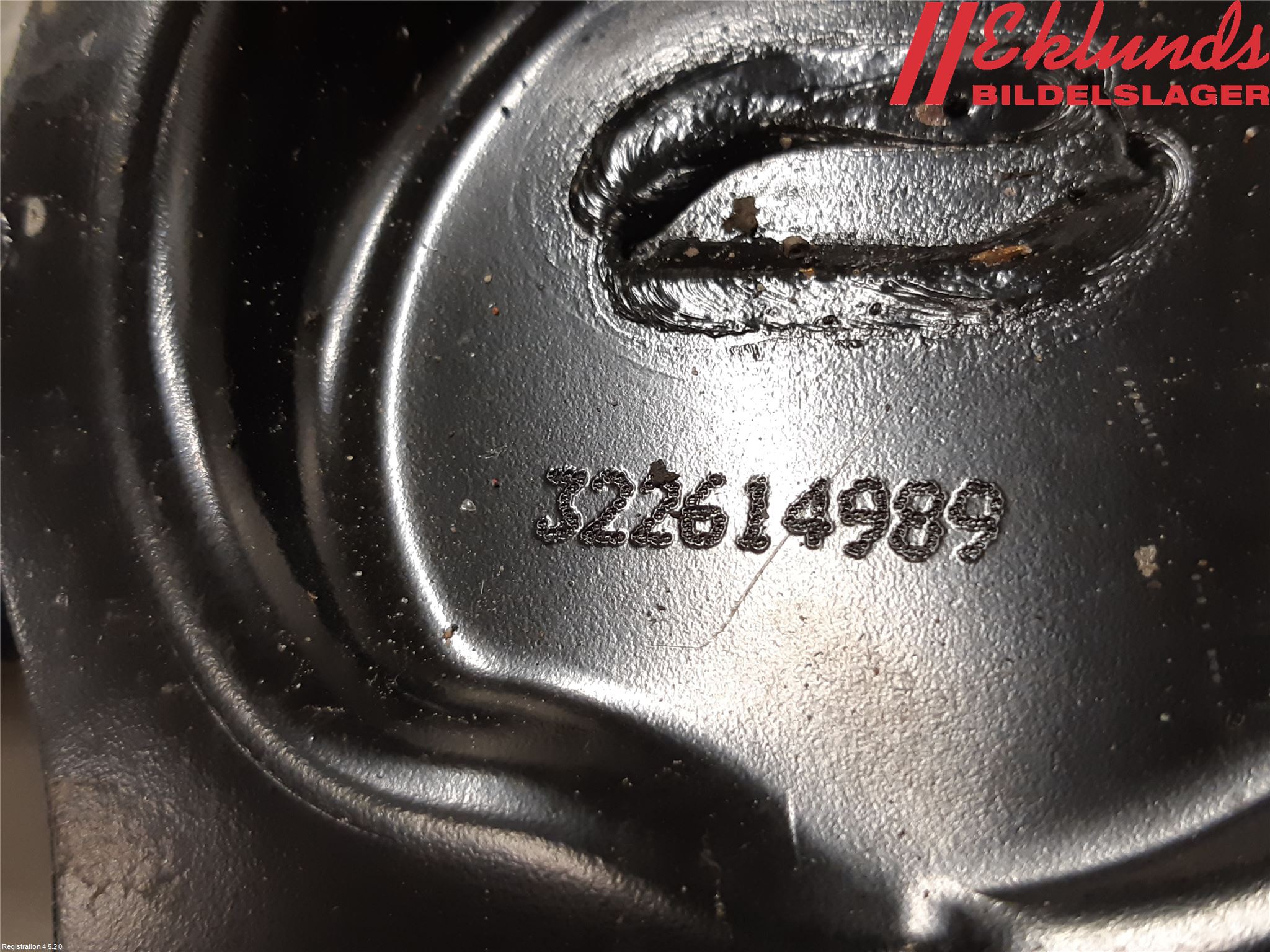 Volvo V40 12-19 Fjäderbensstag