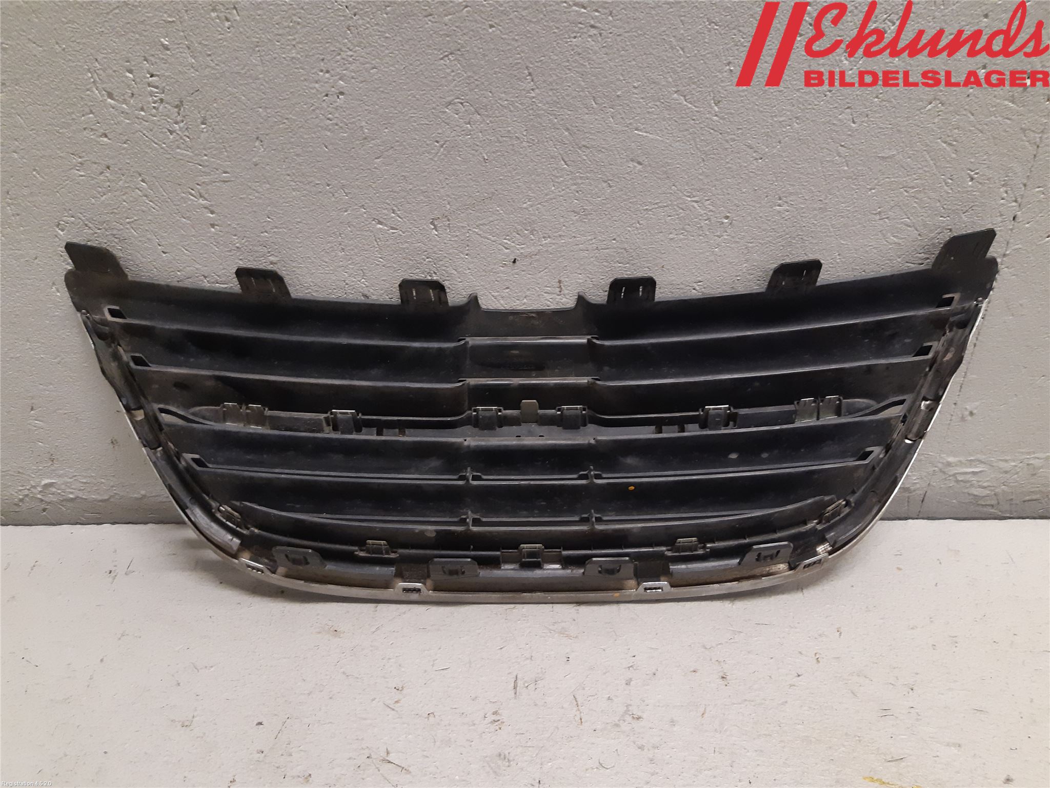 Saab 9-5     06-10 Grilldel Mitt