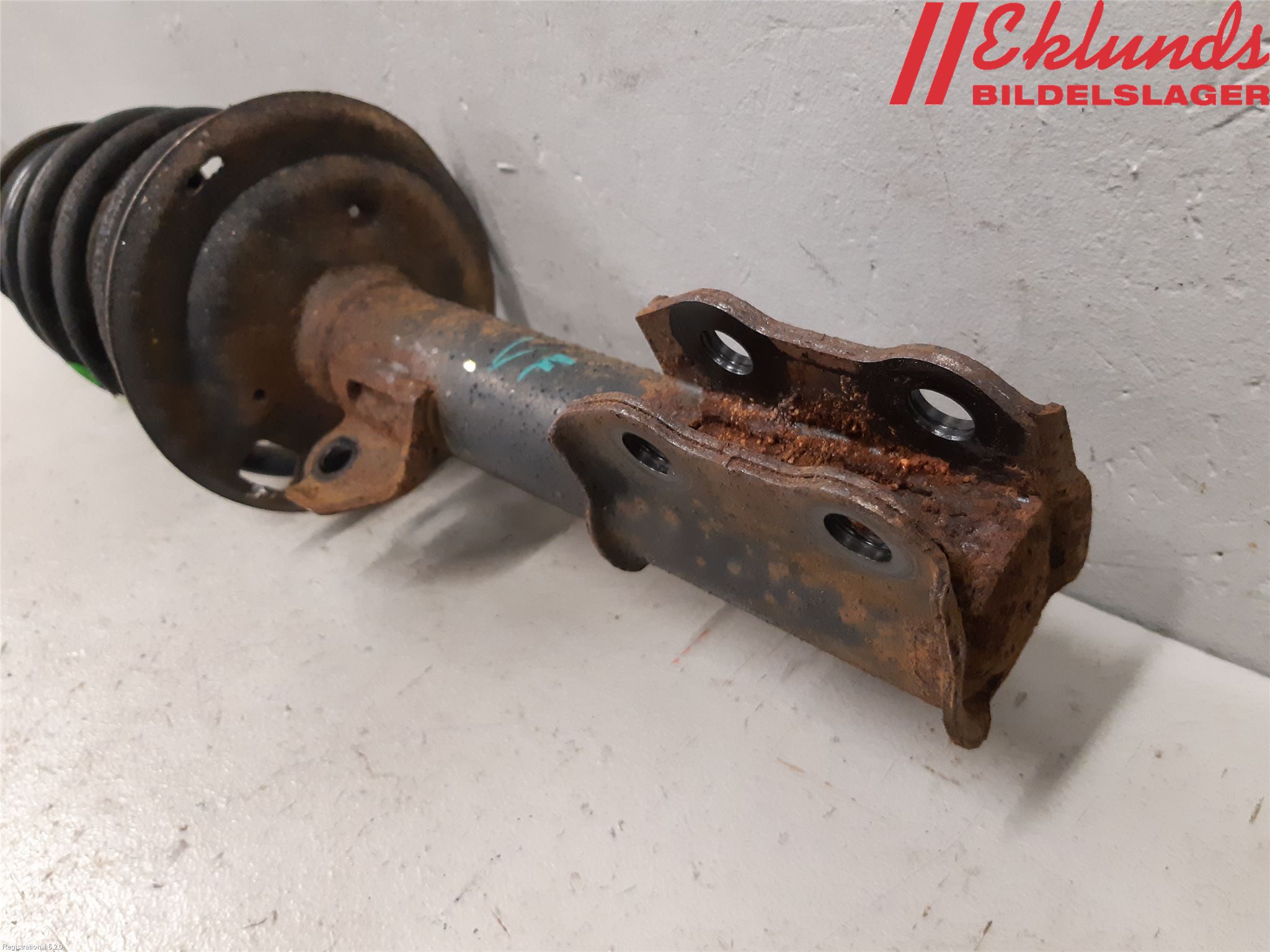 Toyota VERSO-S 11-16 Fjäderben Fram Vänster