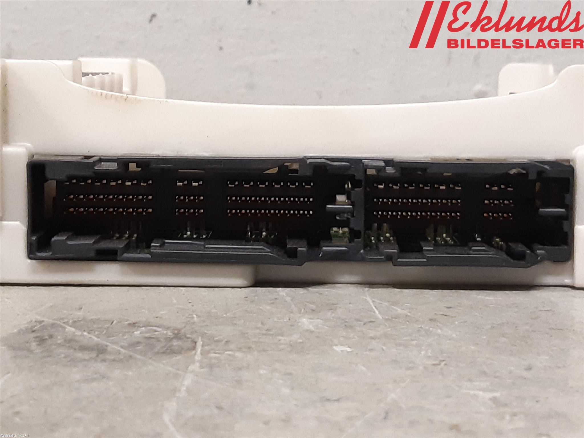 Toyota RAV4 19- Säkringsdosa-Elcentral