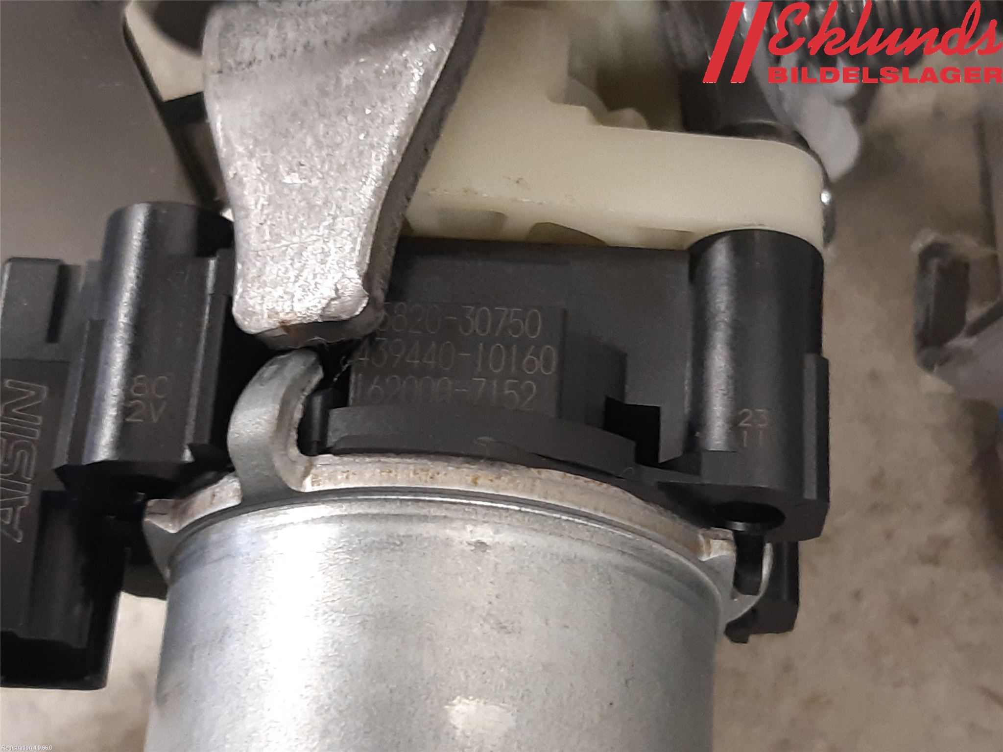 Toyota CAMRY 19-24 Inredning Stolsunderrede