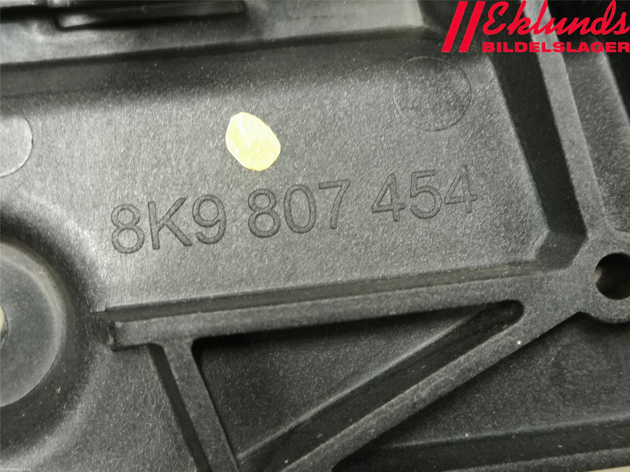 Audi A4/S4 08-11 Stötfångarfäste Bak Hö