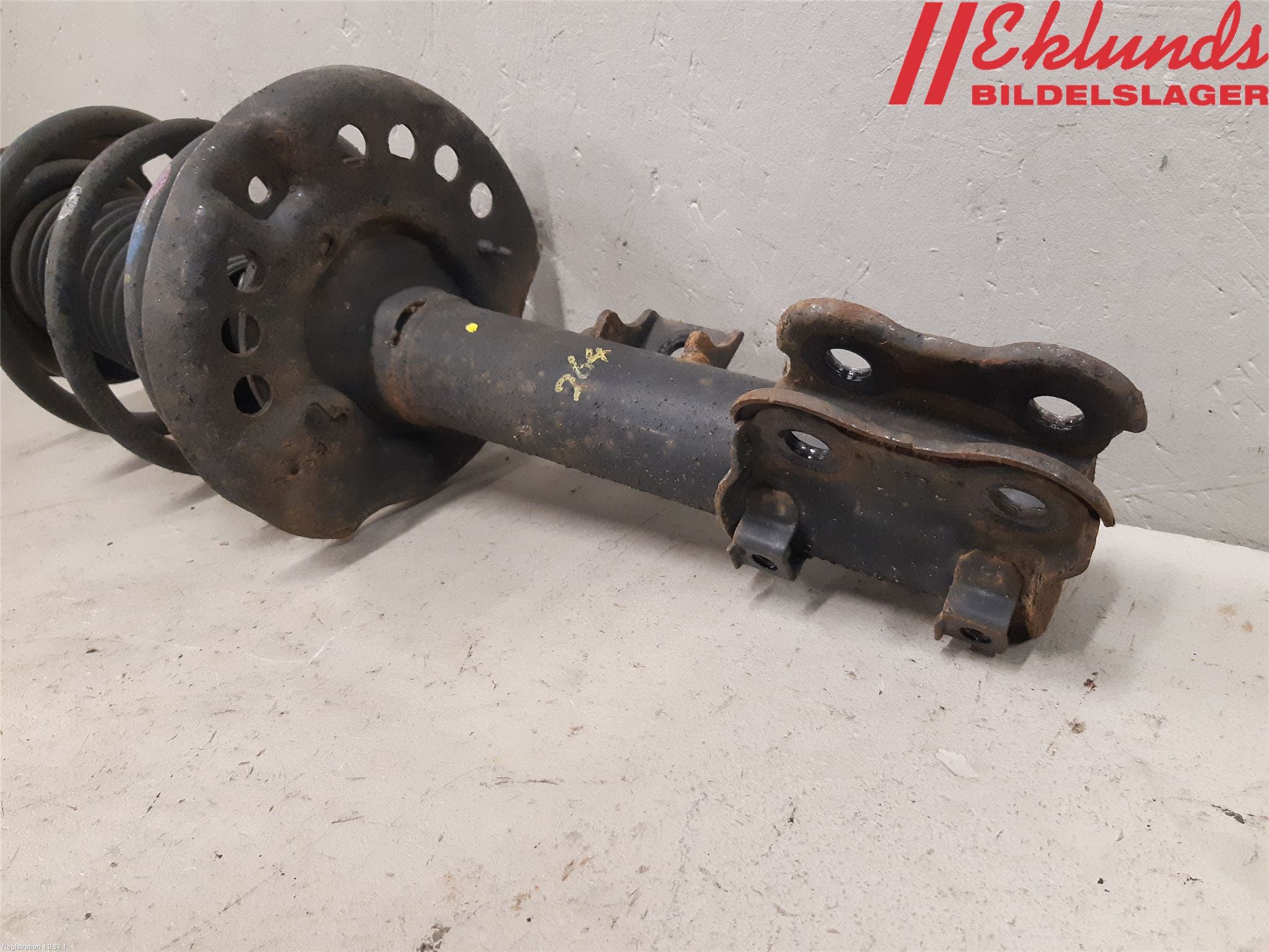 Hyundai i40 08-15 Fjäderben Fram Höger