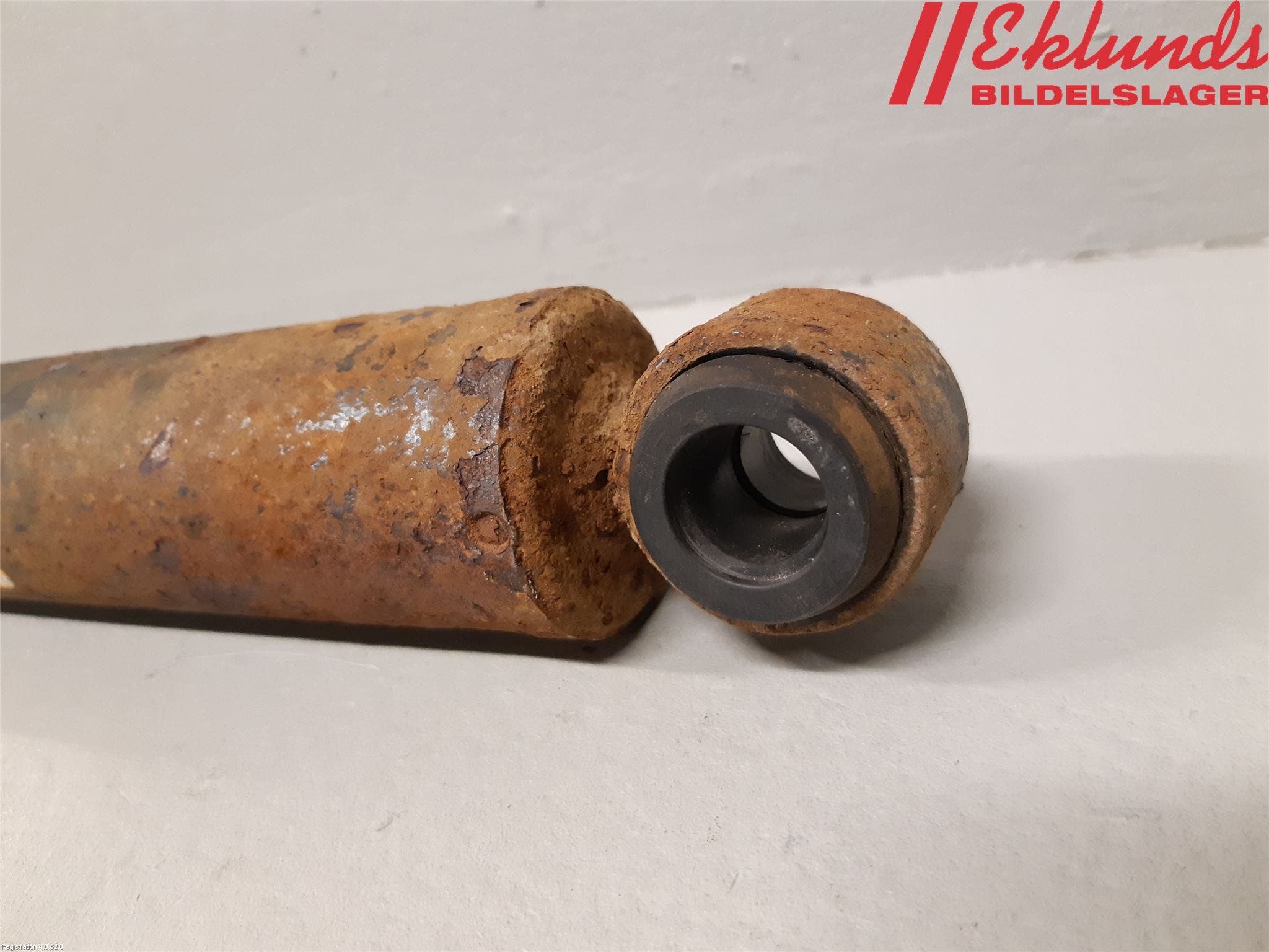 Toyota HILUX 16- Stötdämpare Bak