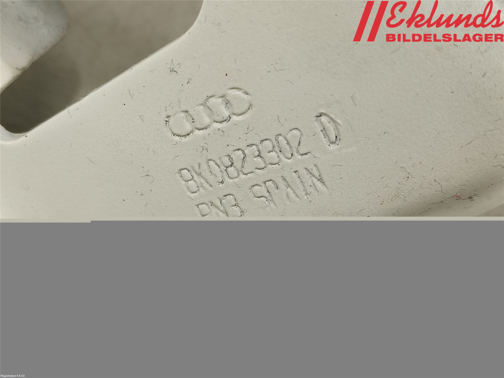 Audi A4/S4 08-11 Huvgångjärn