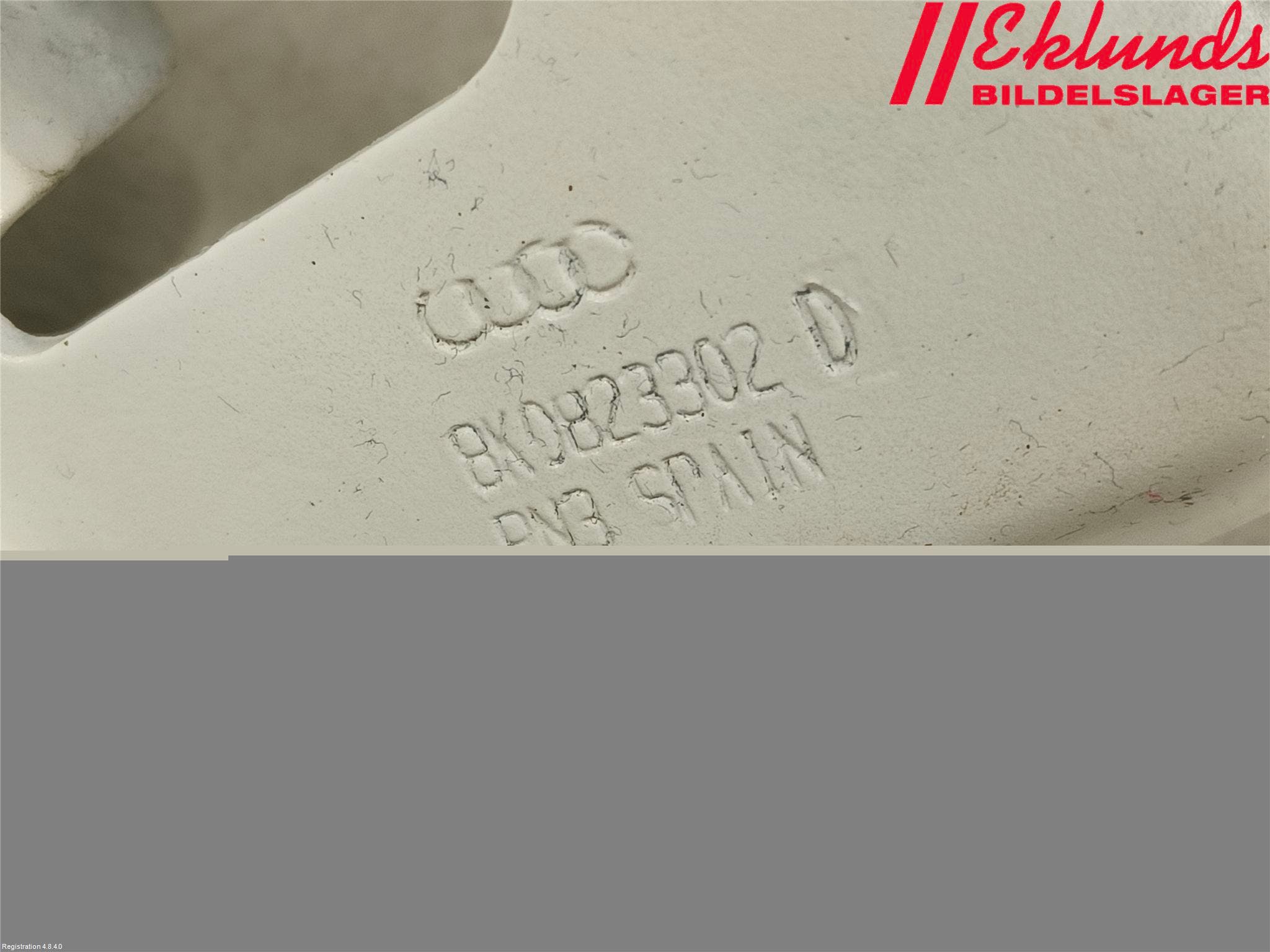 Audi A4/S4 08-11 Huvgångjärn
