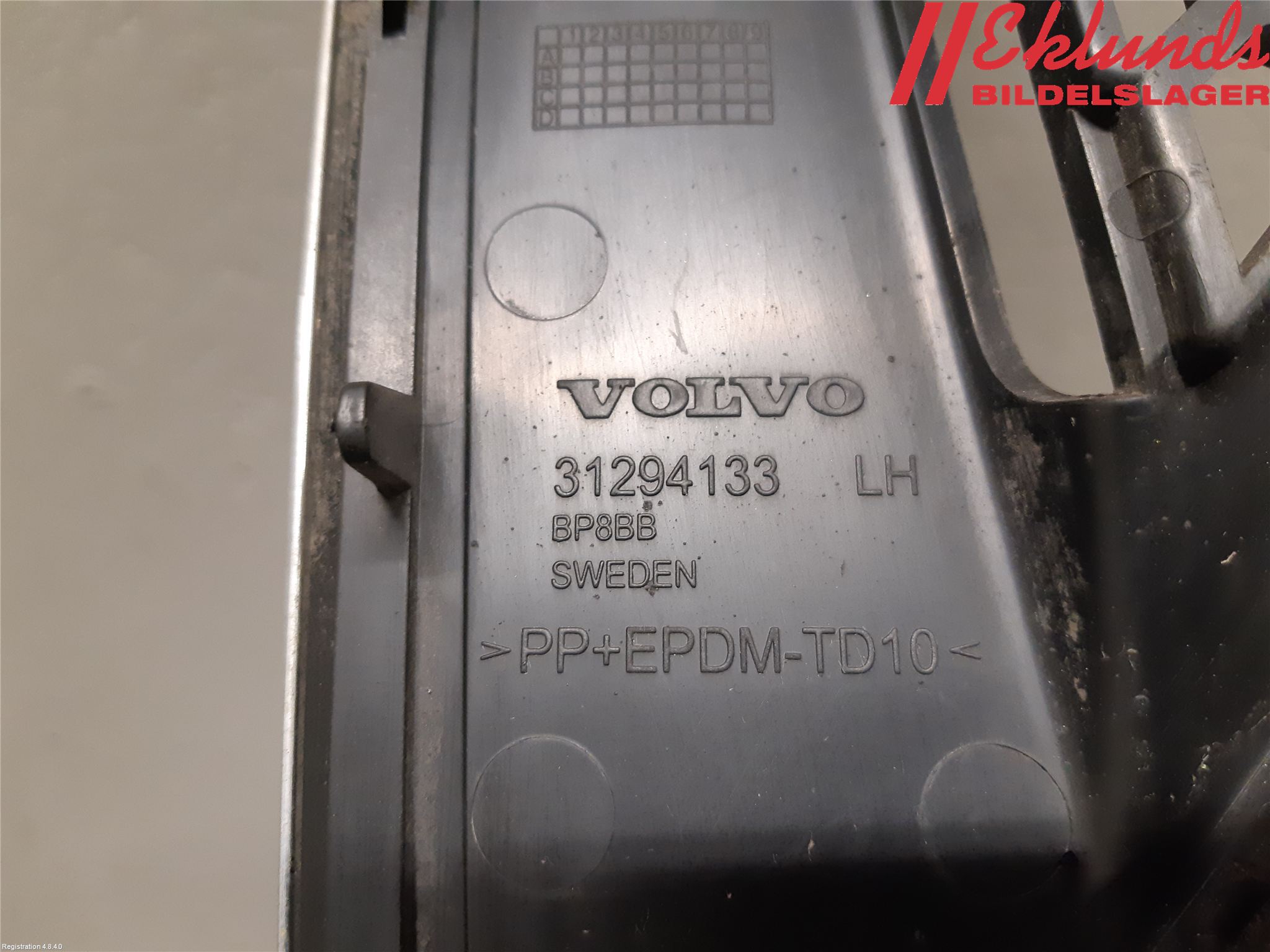 Volvo V60 11-13 Stöt Utfyllnad-List-Grill
