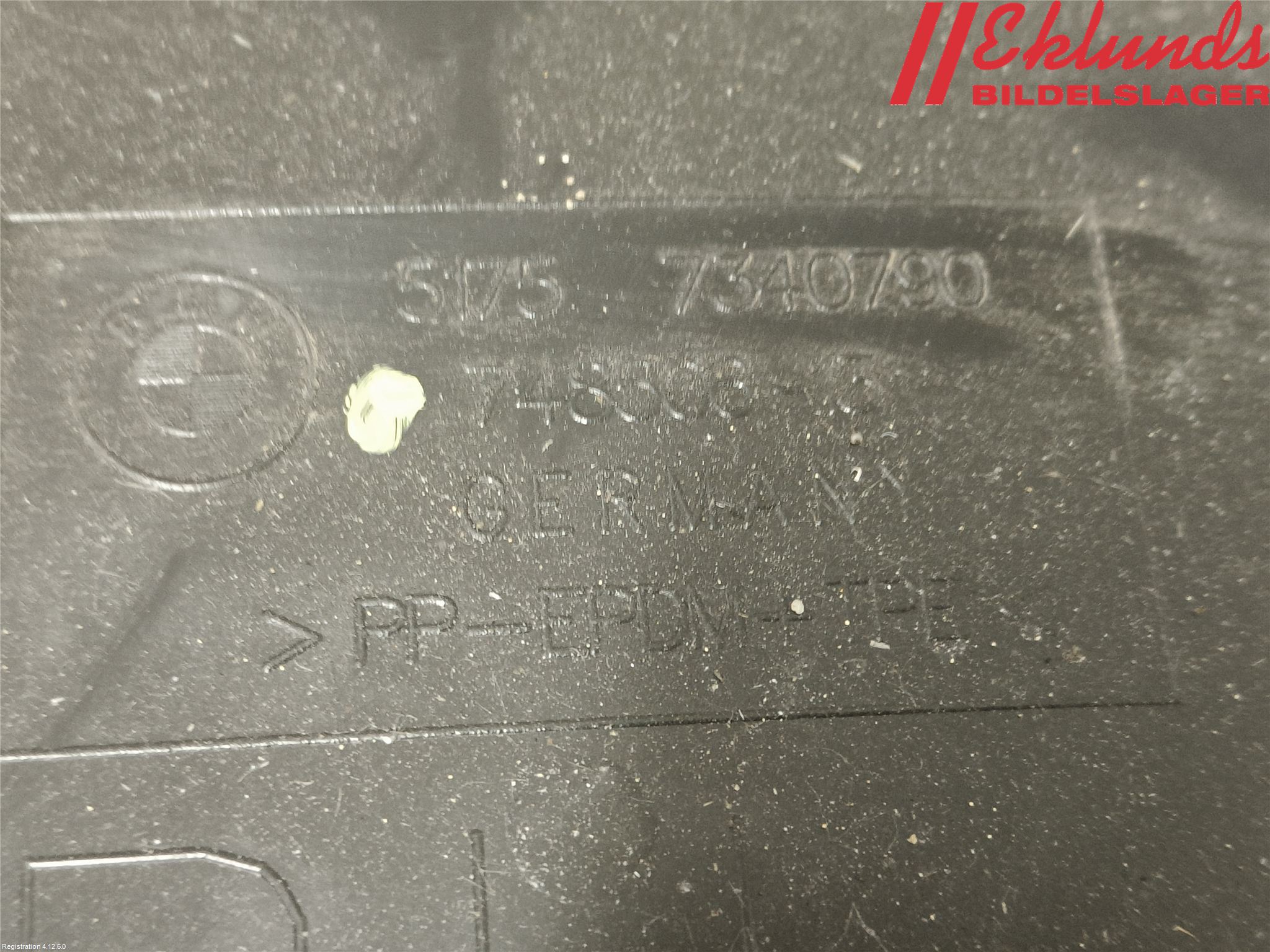 BMW 5 G30/G31/F90 17-23 Hasplåt Plåt-Plast