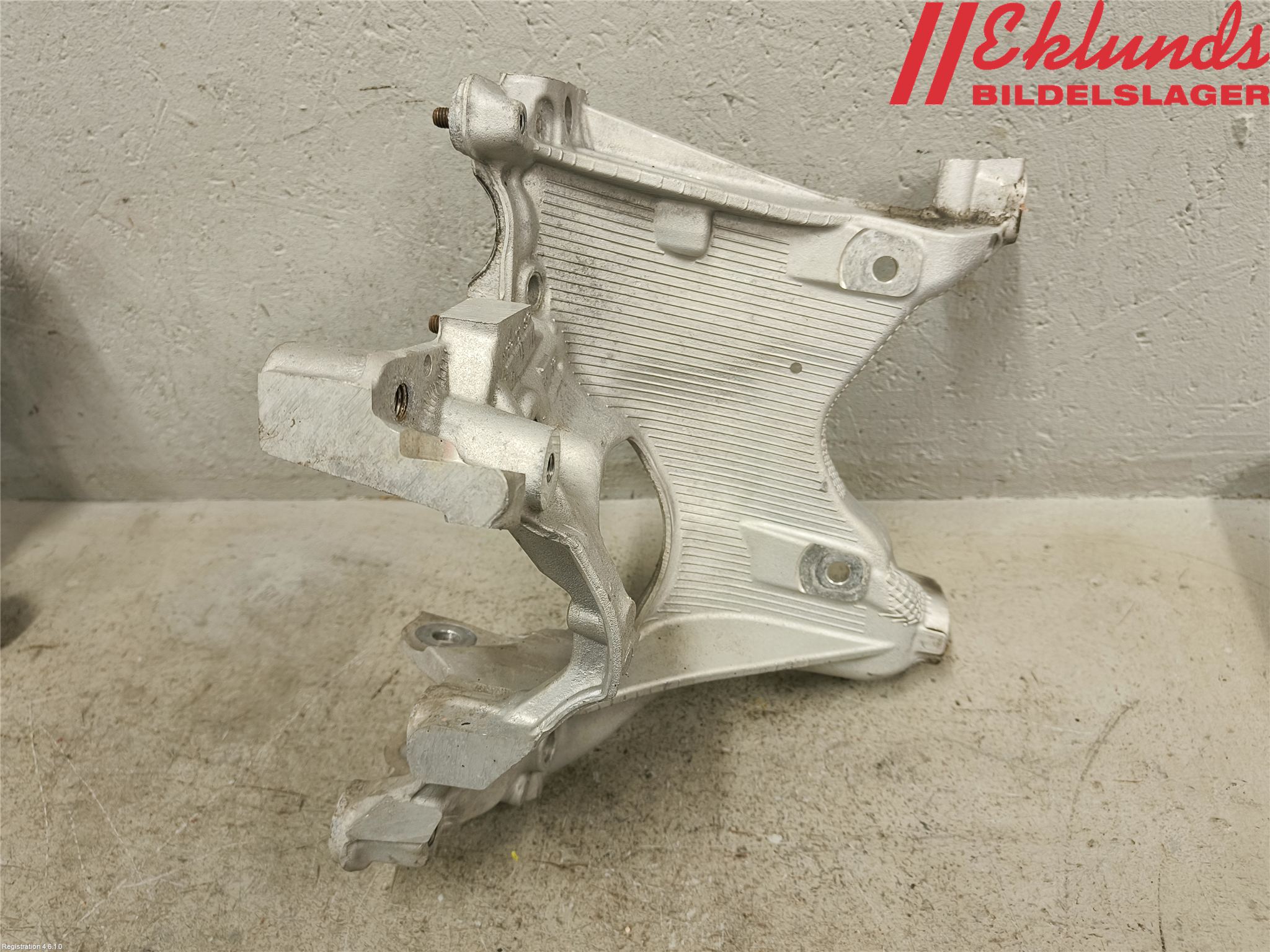 Audi A5 17- Framvagnsbalk