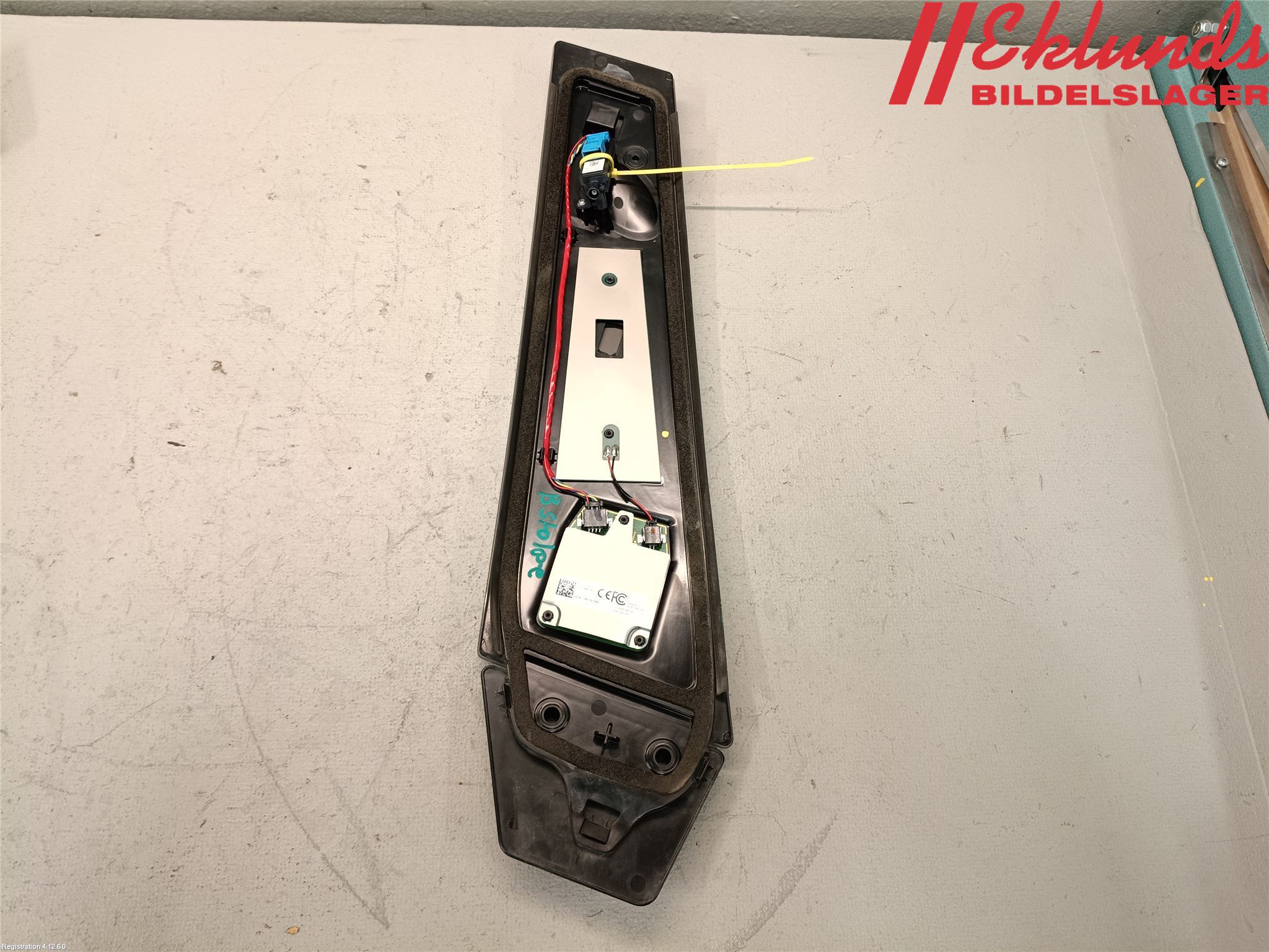 Tesla MODEL 3 17- Inr Plastd A-B-C Stolpe