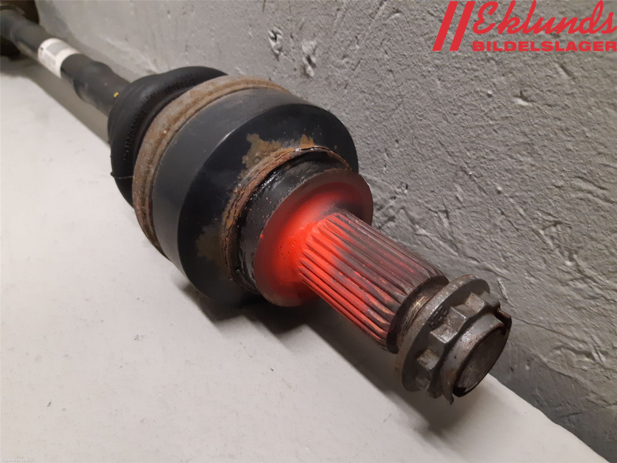 BMW 4 F32/F33/F82/F83 13-20 Drivaxel Bak Vänster