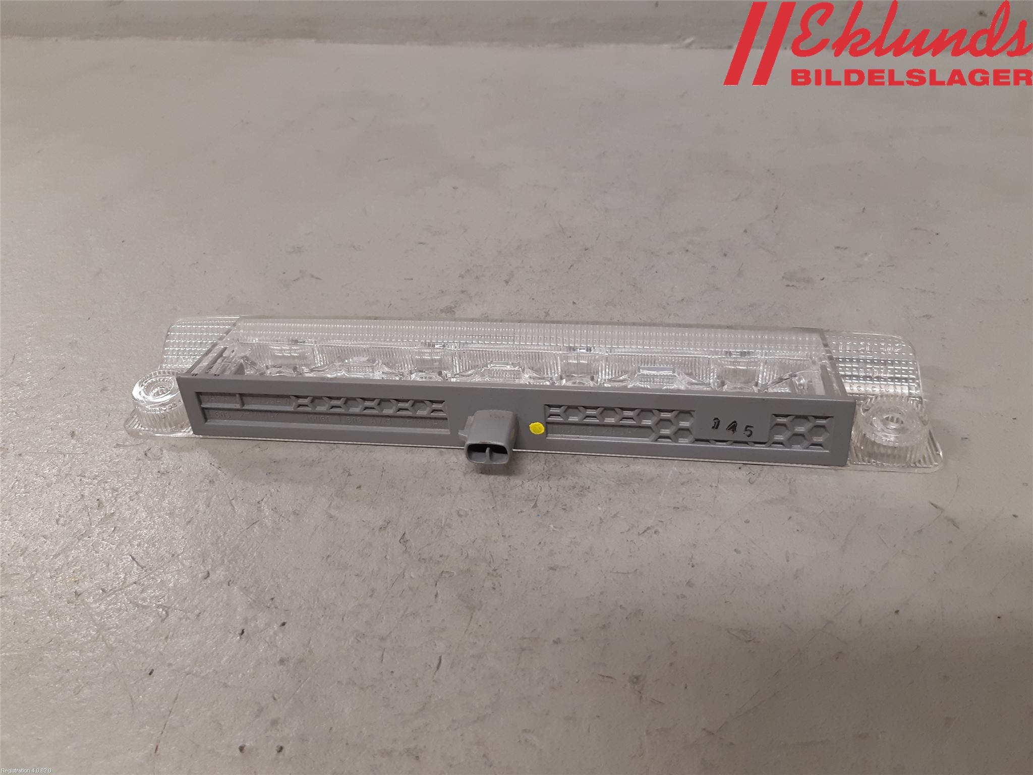 Toyota YARIS CROSS XP21 21- Bromsljus Bakruta