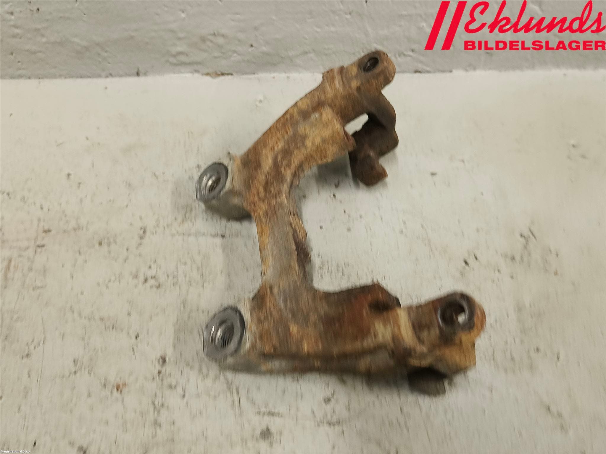 Volkswagen VW PASSAT 15-19 Bromsokshållare