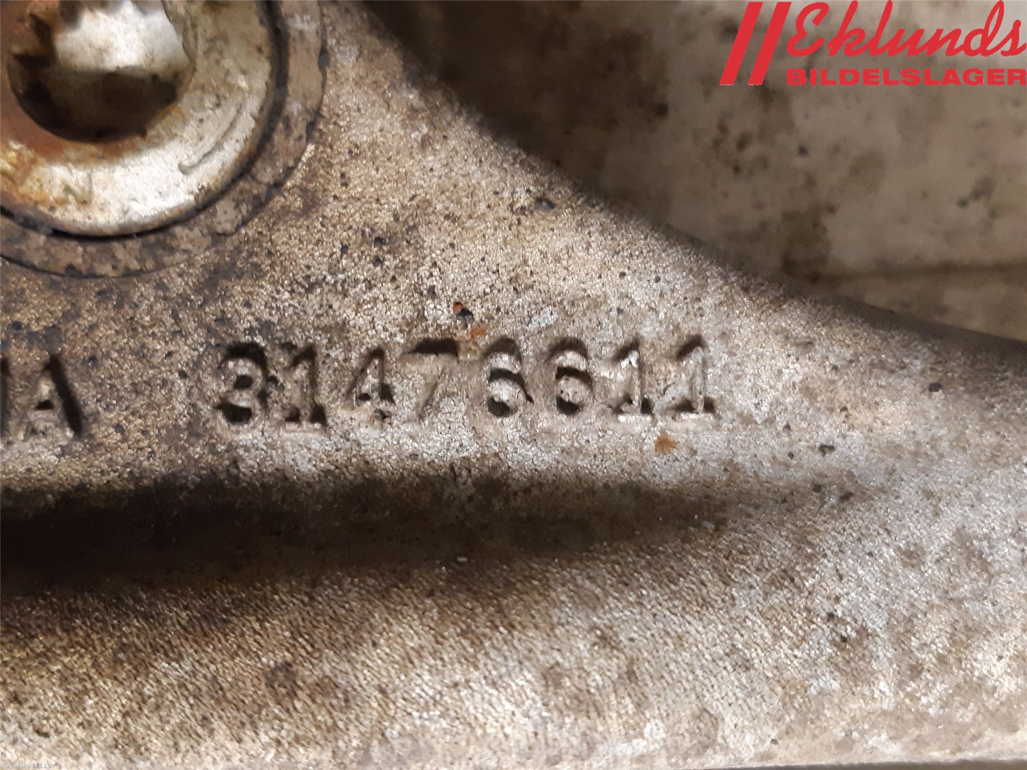 Volvo V90 17->> Styrspindel Lagerhus Vä