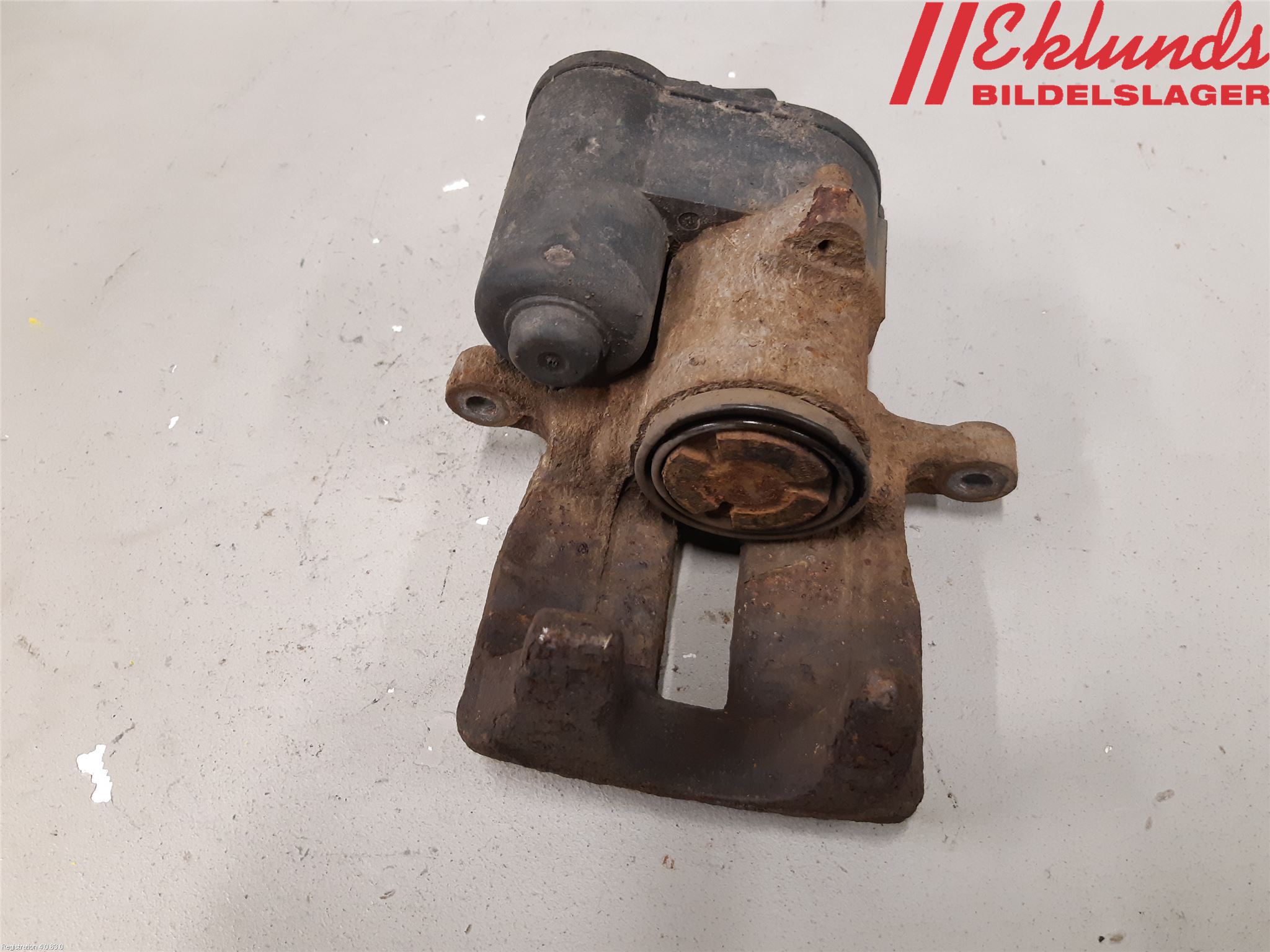 Volkswagen VW PASSAT 15-19 Bromsok Bak Vänster