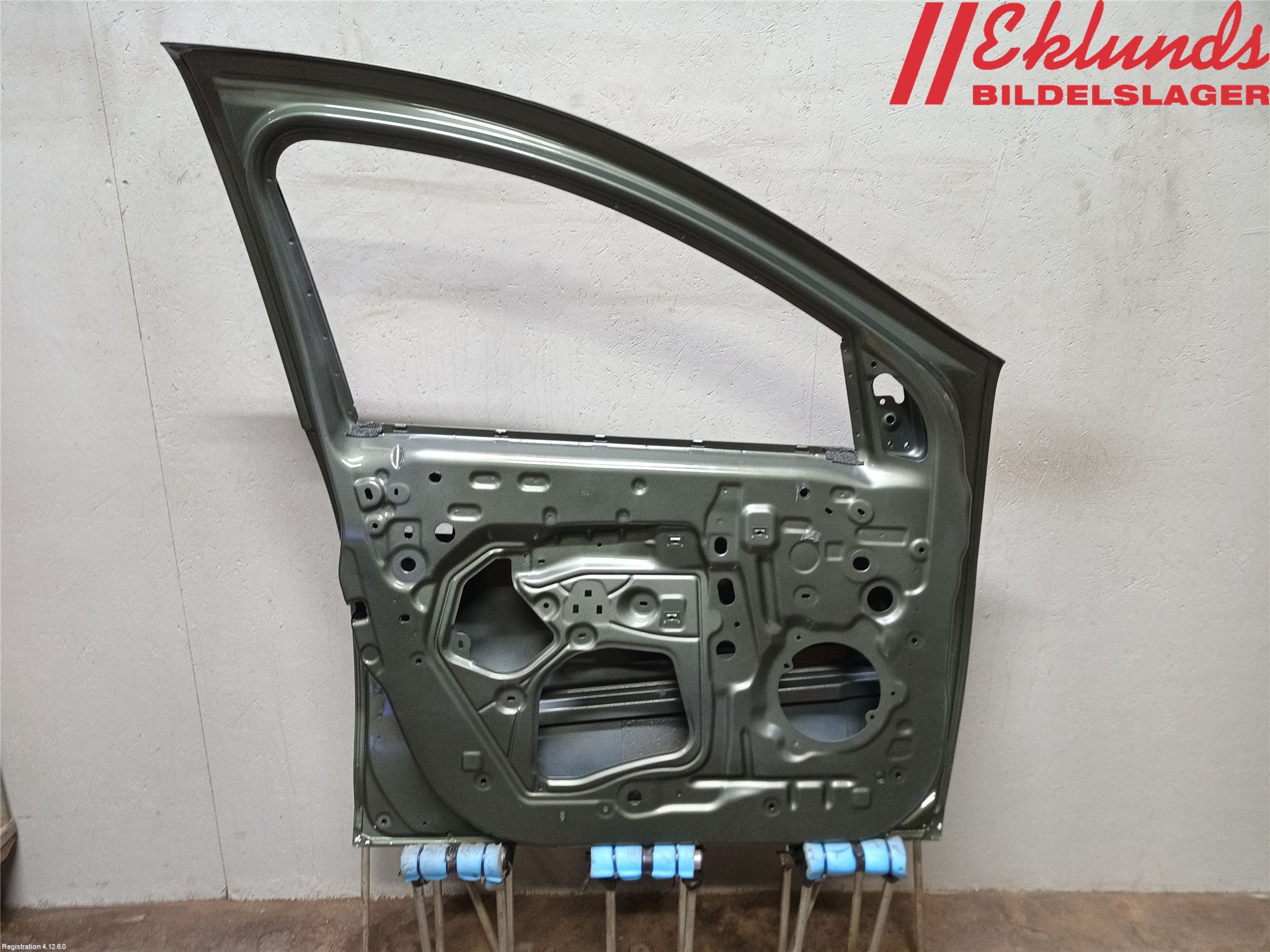 Dacia DUSTER 18-24 Dörr Fram Vänster