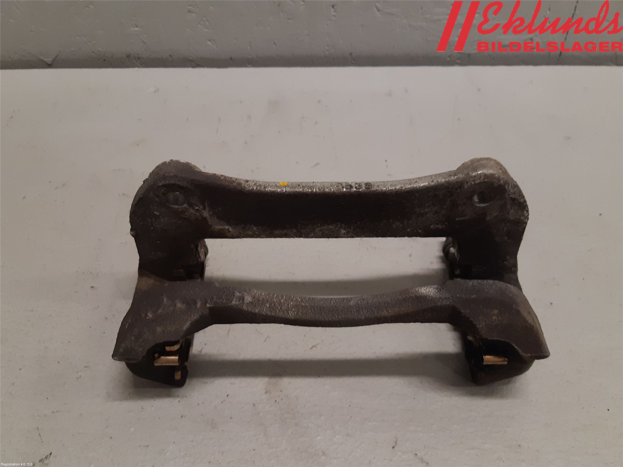 Toyota RAV4 19- Bromsokshållare