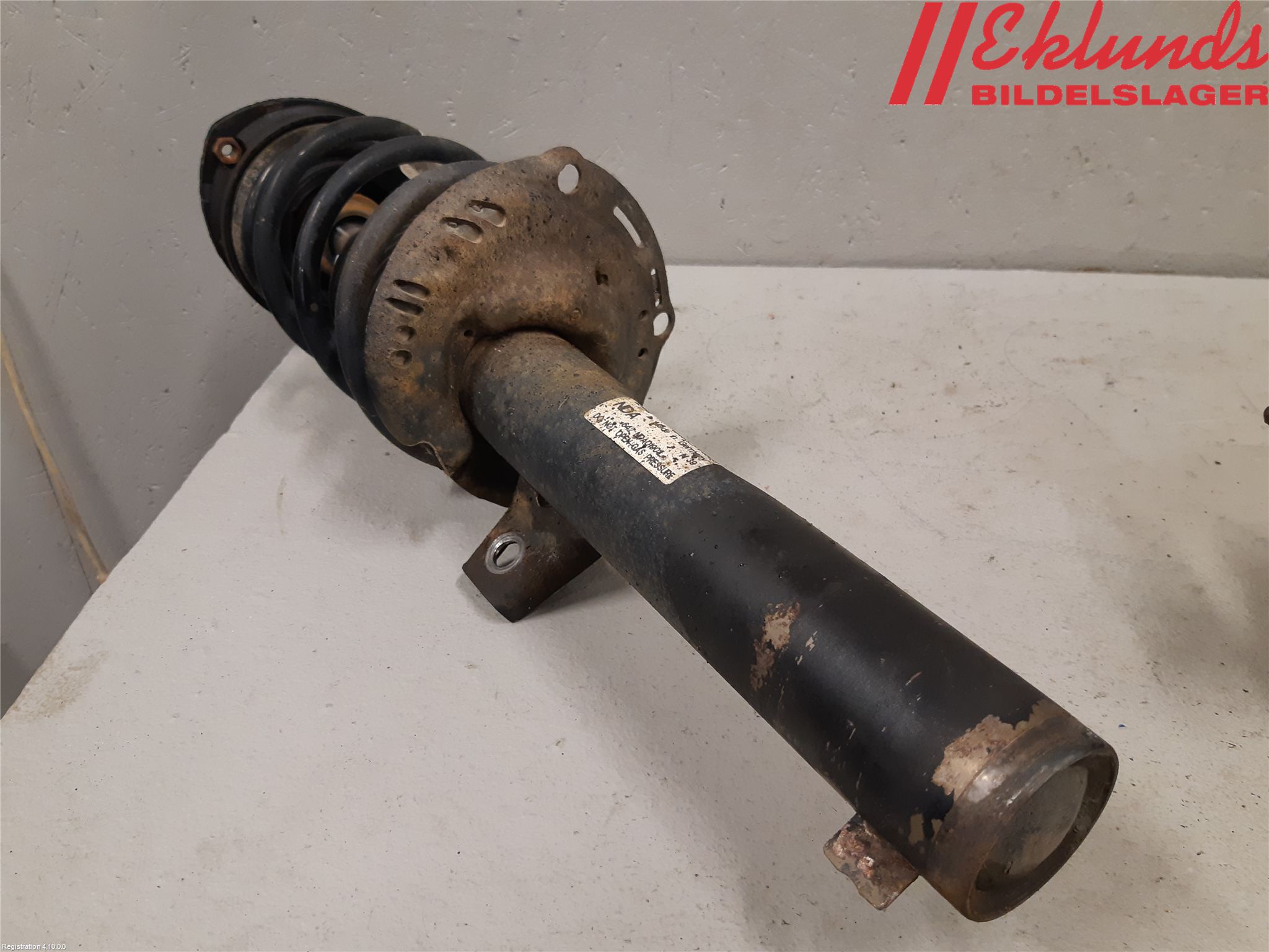 Volkswagen VW PASSAT 15-19 Fjäderben Fram Höger
