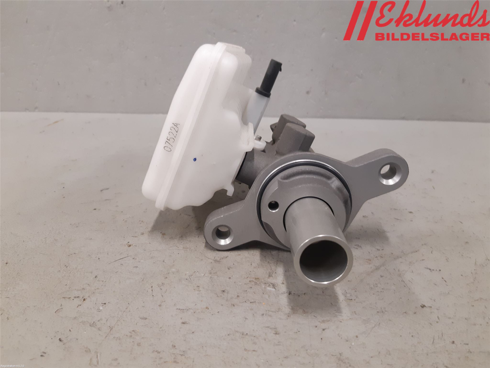 Tesla MODEL Y 21- Broms Huvudcylinder